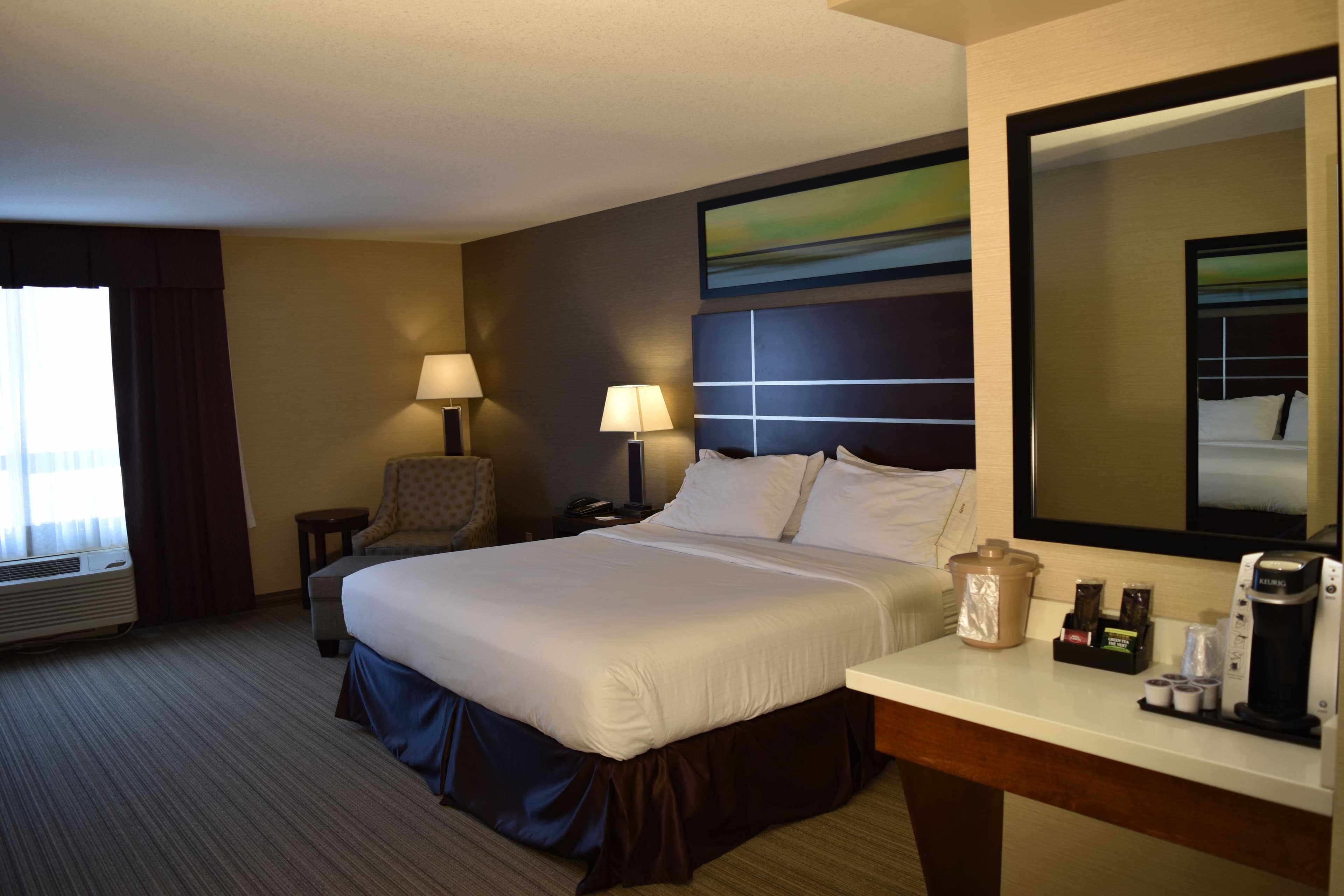 Holiday Inn Express Golden-Kicking Horse - Image 4