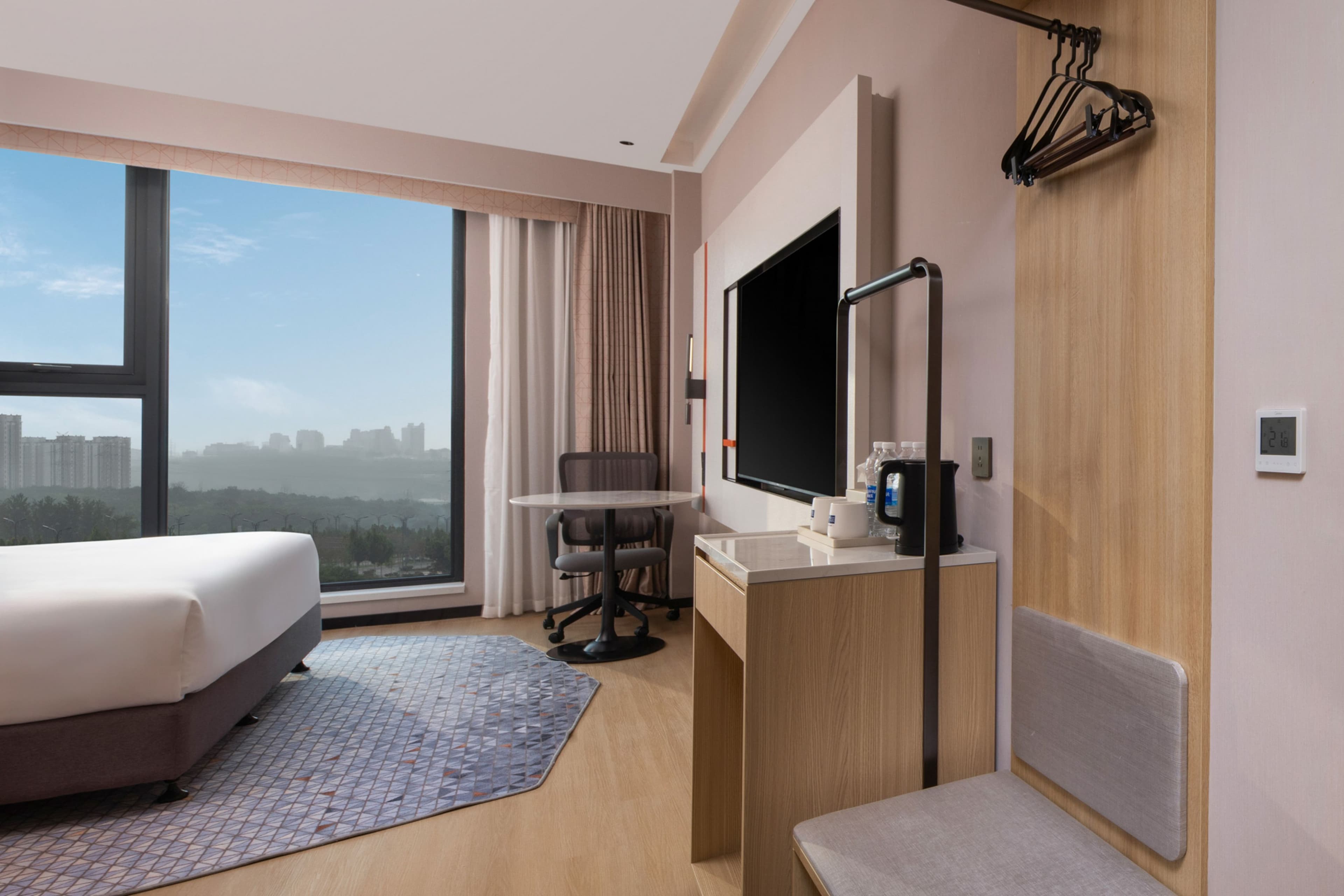 Holiday Inn Express Gongyi City Center — 11