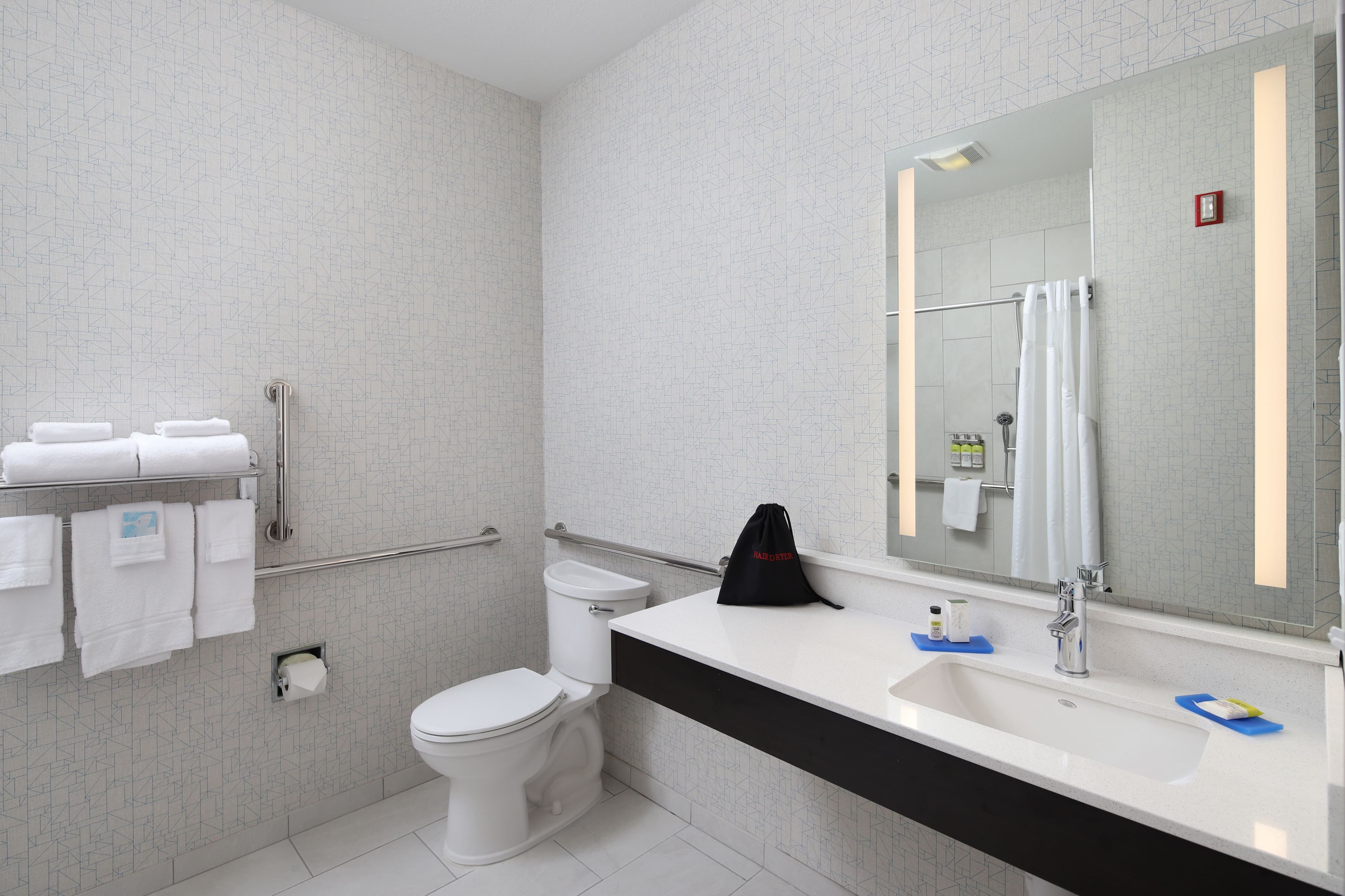 Holiday Inn Express Grand Rapids SW — 17