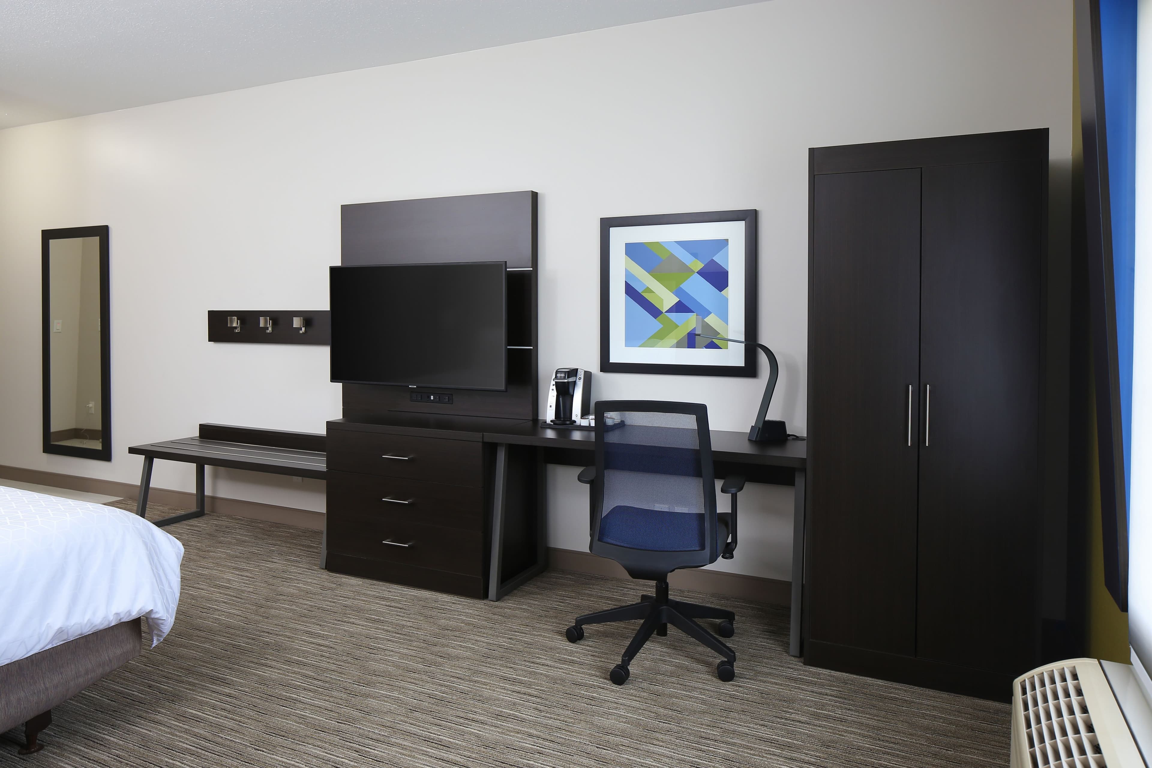 Holiday Inn Express Grand Rapids SW - Image 3