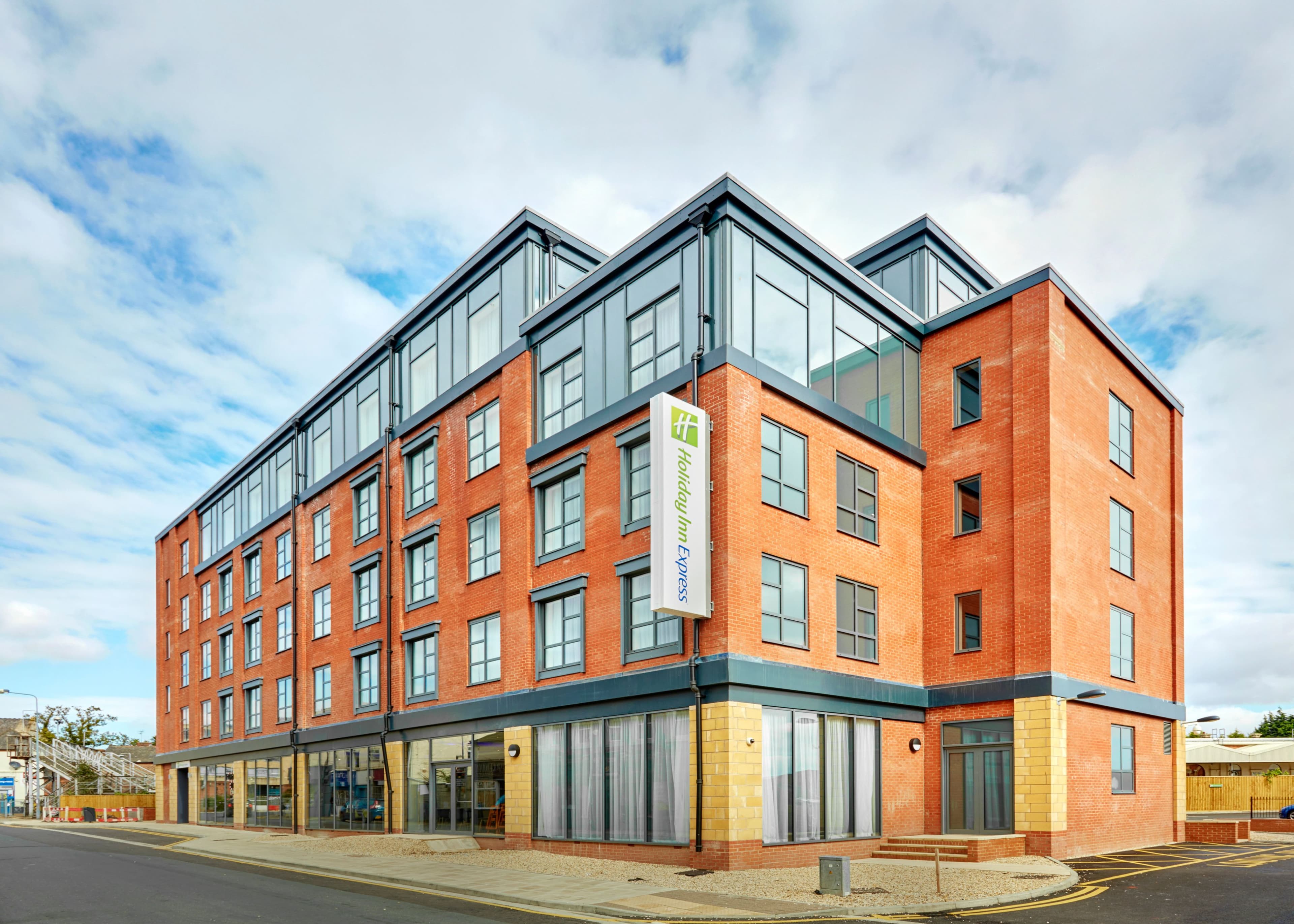 Holiday Inn Express Grimsby - Image 1