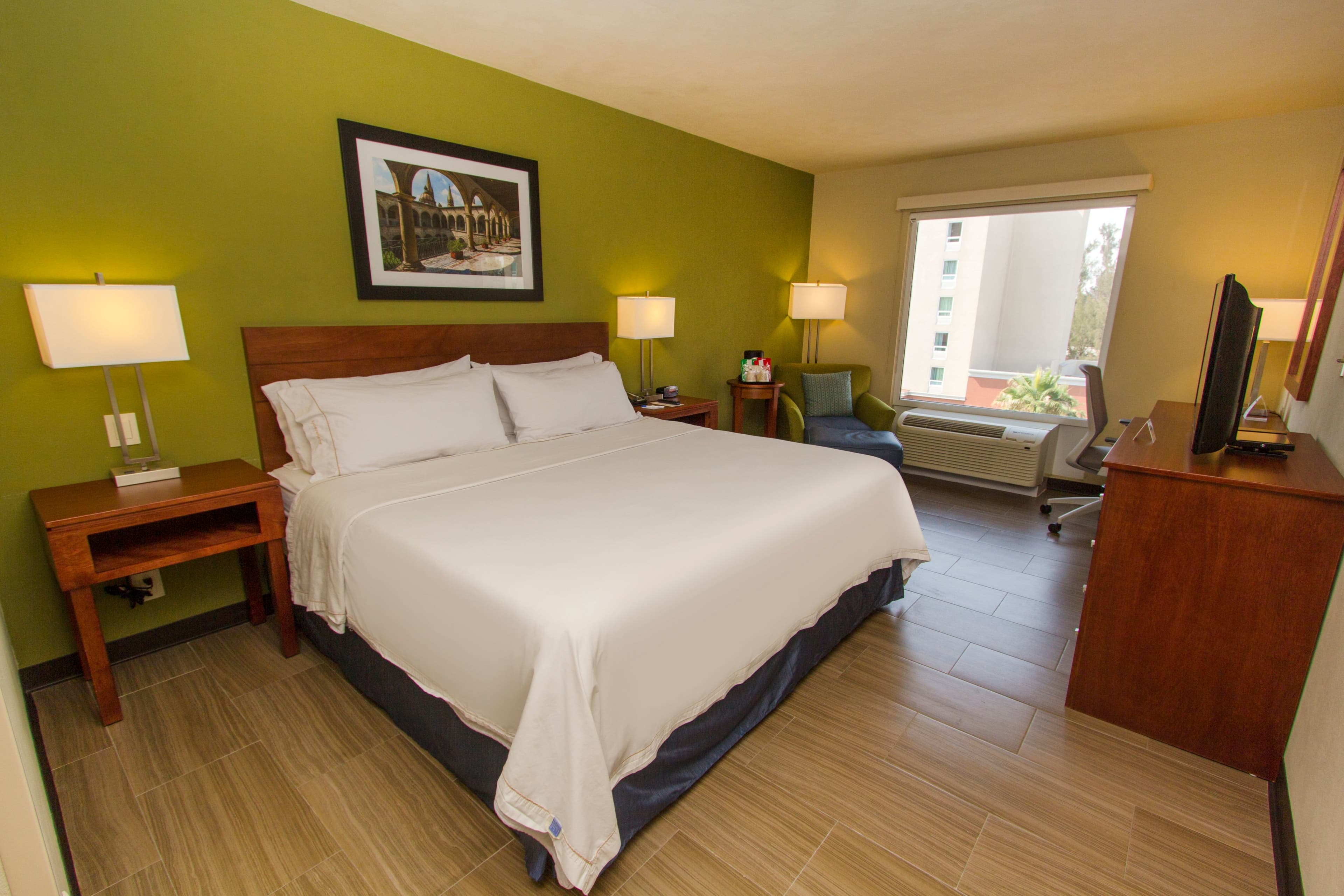Holiday Inn Express Guadalajara Aeropuerto - Image 2