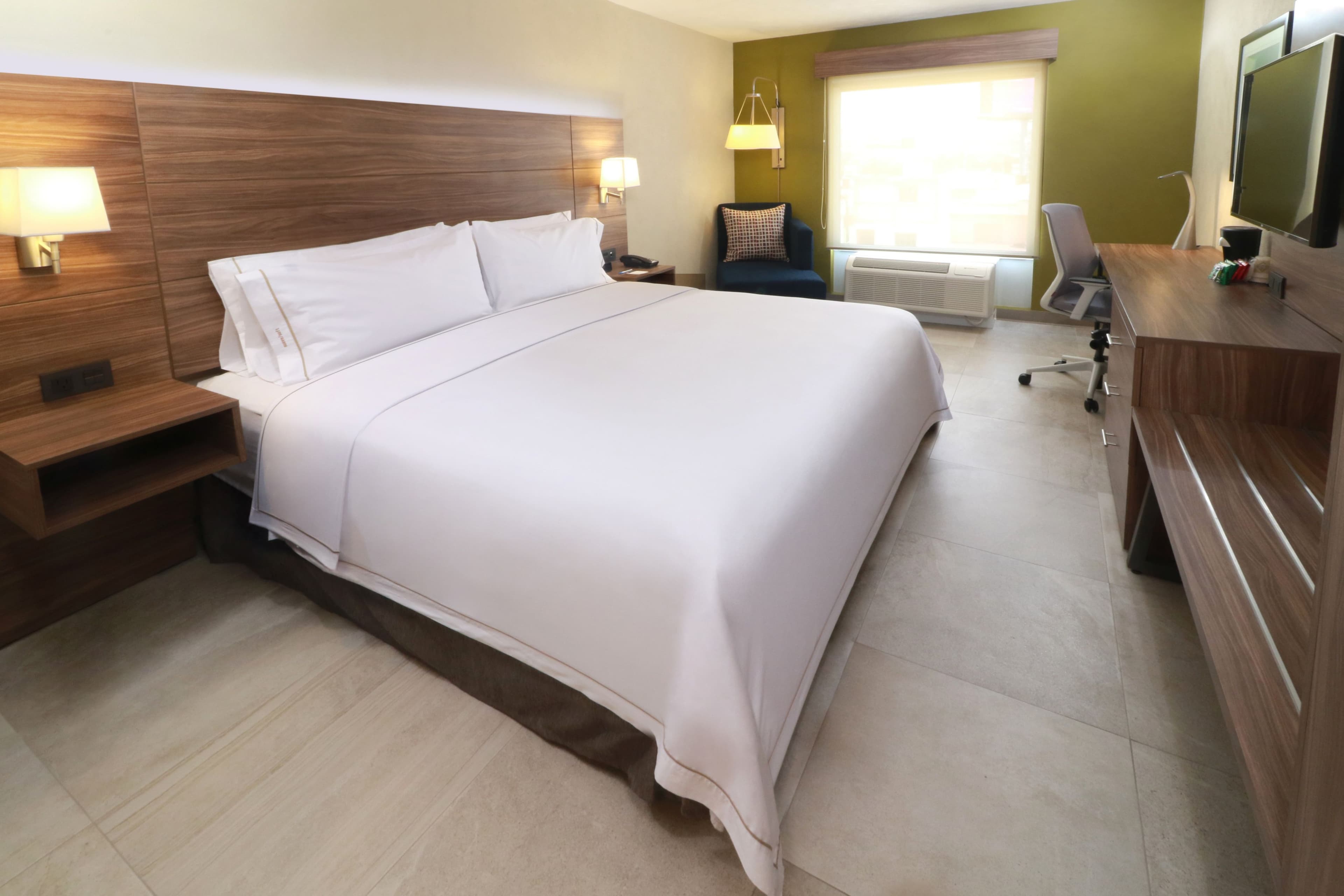 Holiday Inn Express Guadalajara Aeropuerto — 10