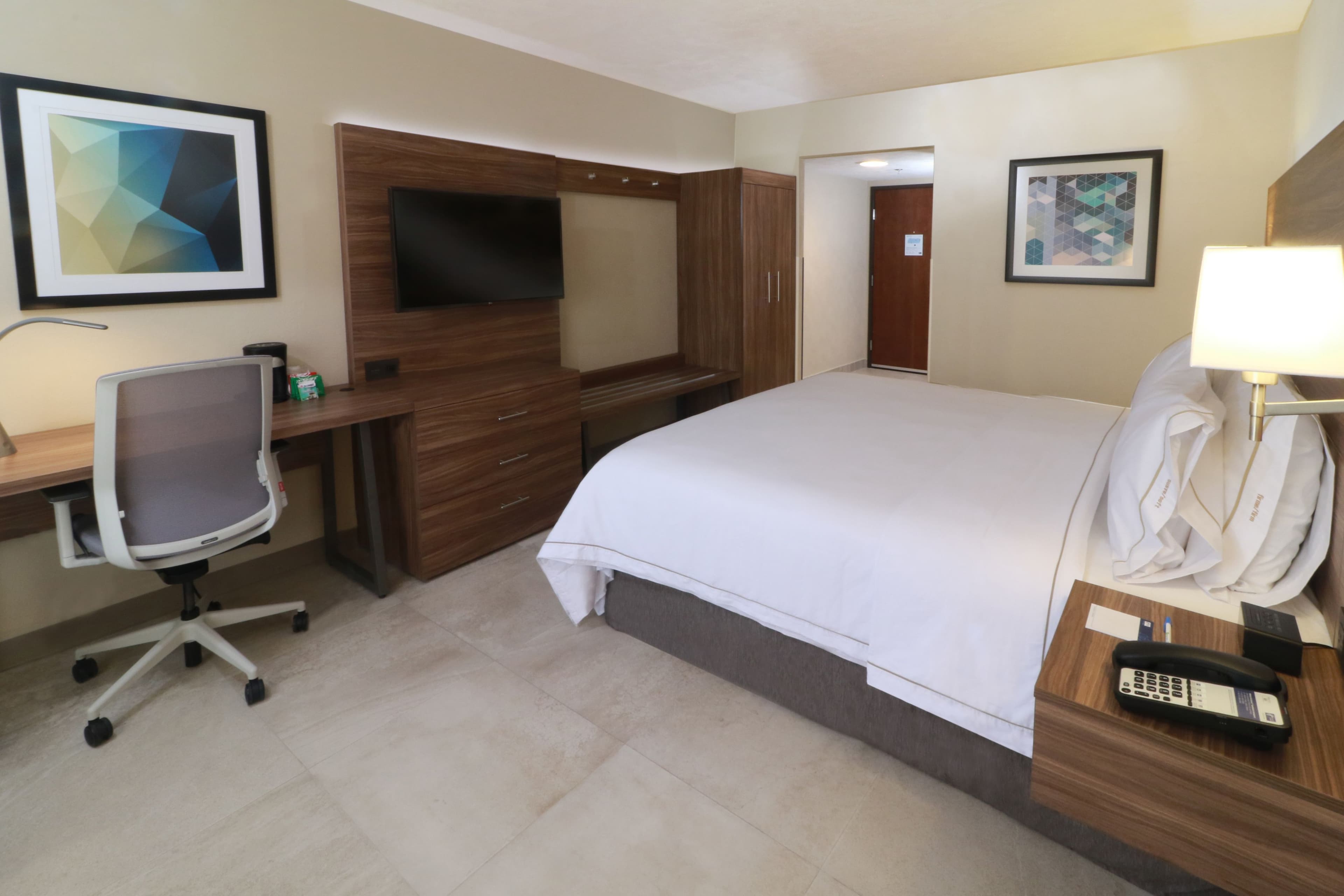 Holiday Inn Express Guadalajara Aeropuerto — 12