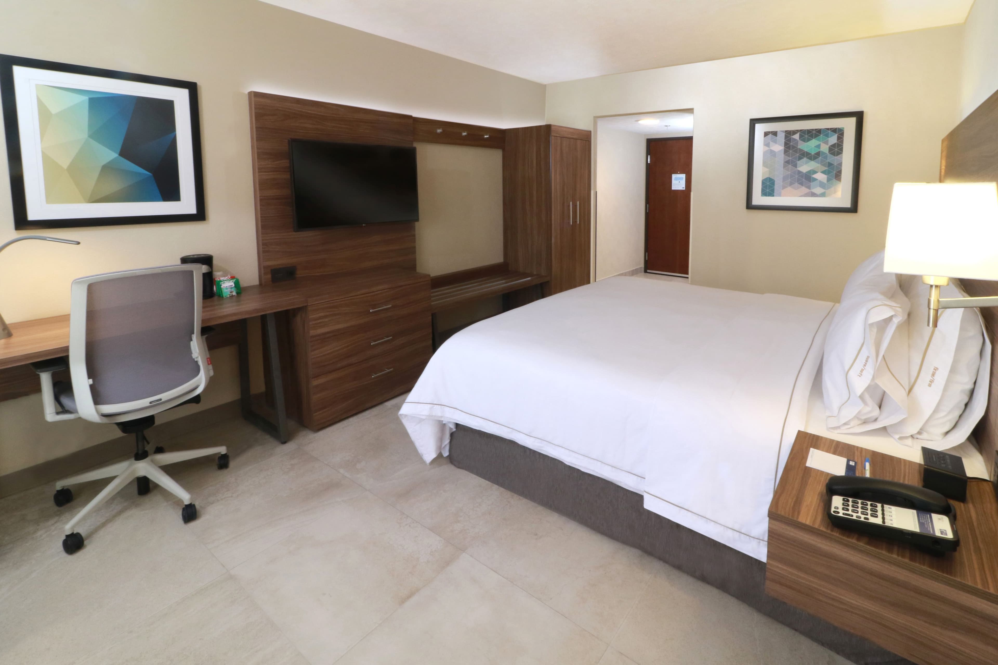 Holiday Inn Express Guadalajara Aeropuerto — 11