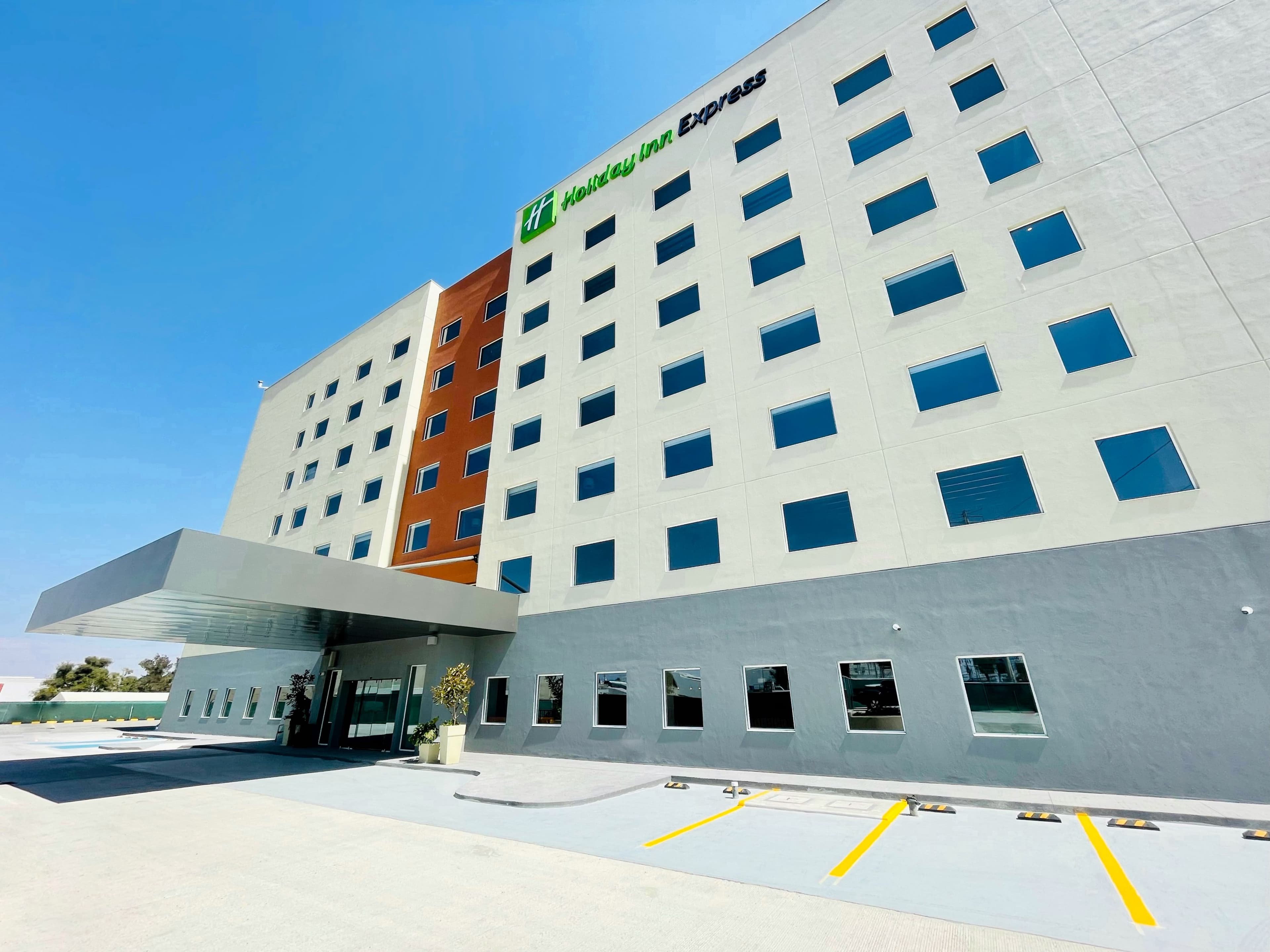 Holiday Inn Express Guadalajara Vallarta Poniente - Image 1