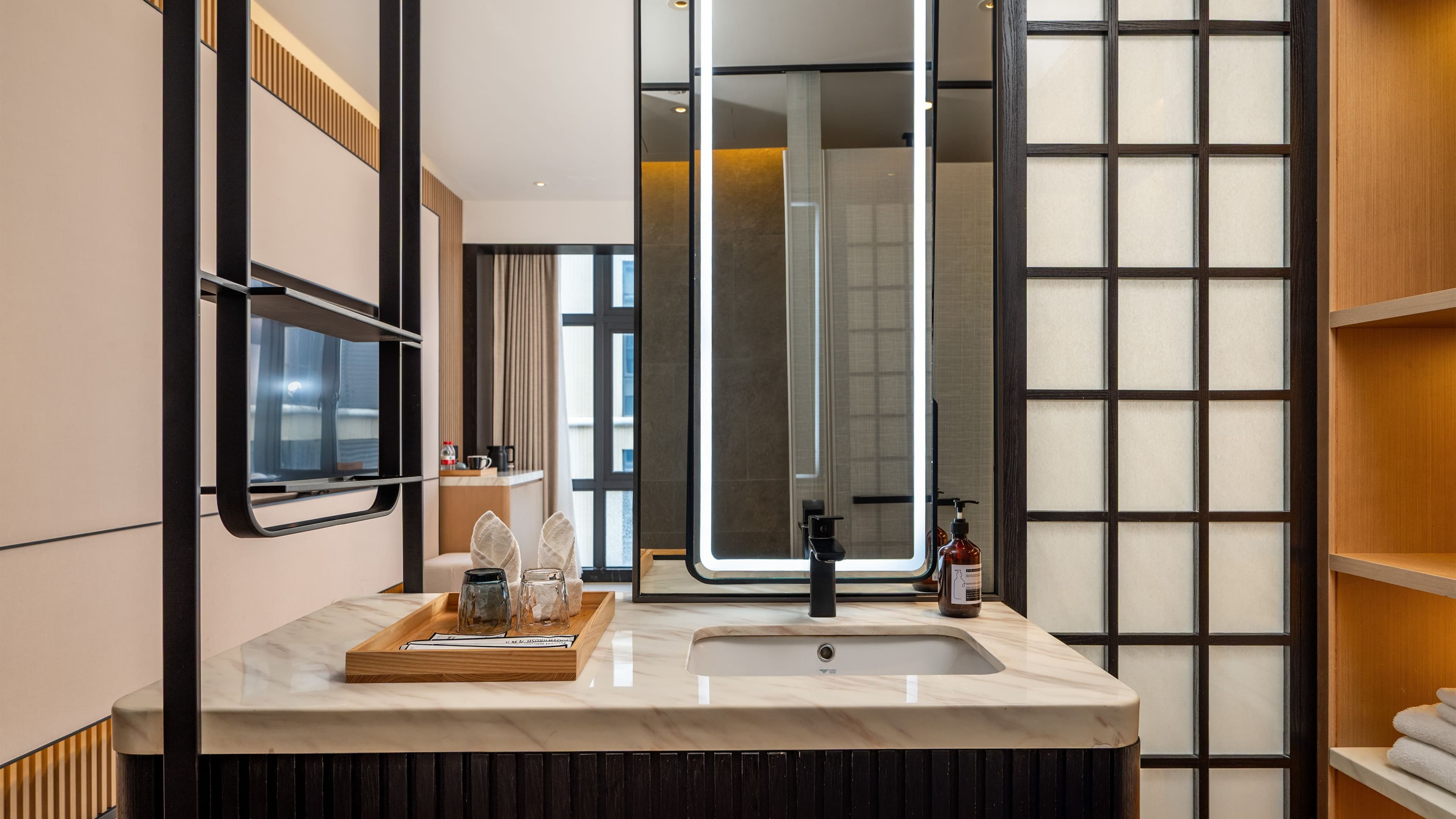 Holiday Inn Express Guangzhou Baiyun Airport T2 — 13