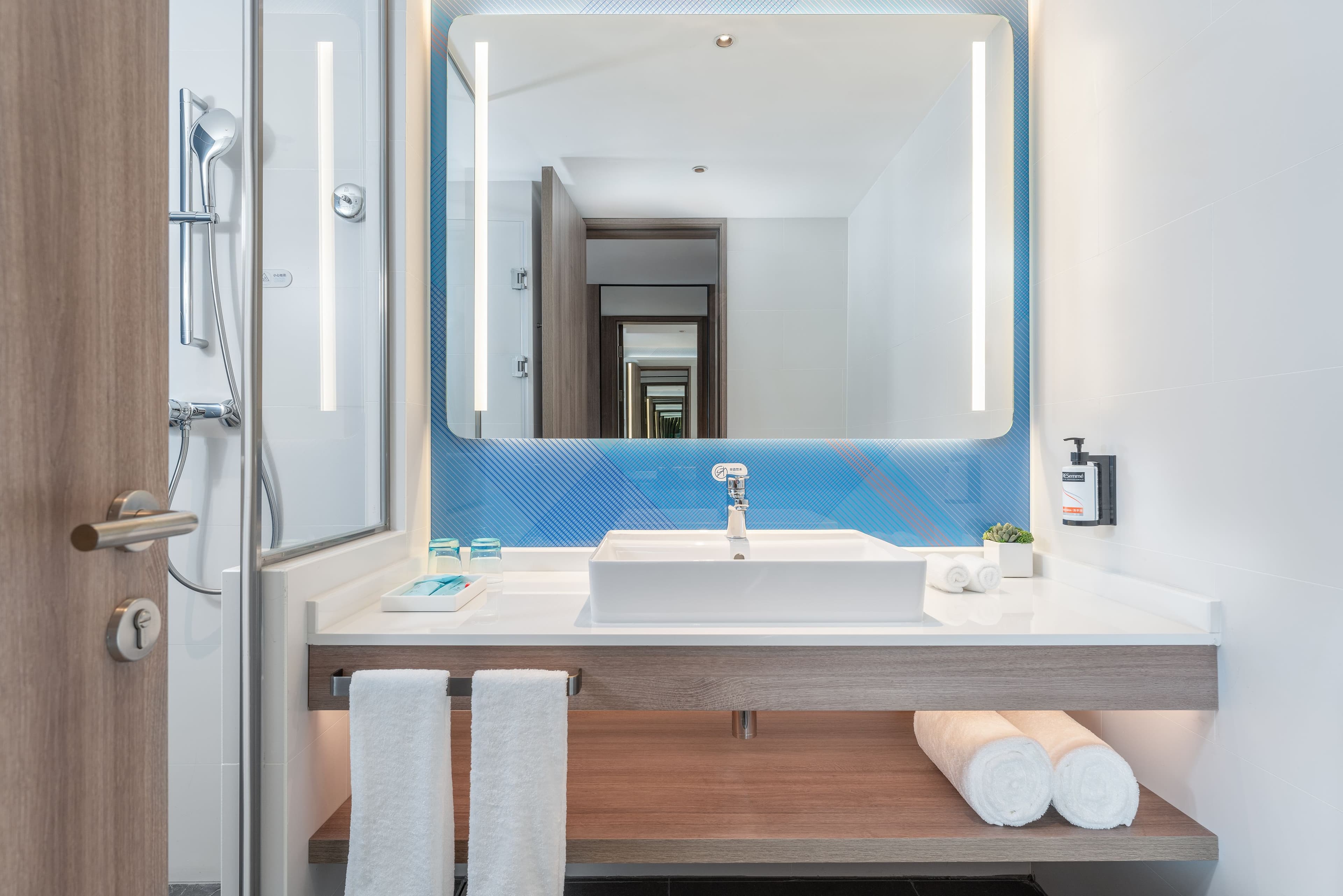 Holiday Inn Express Guangzhou Panyu Dashi - Image 3