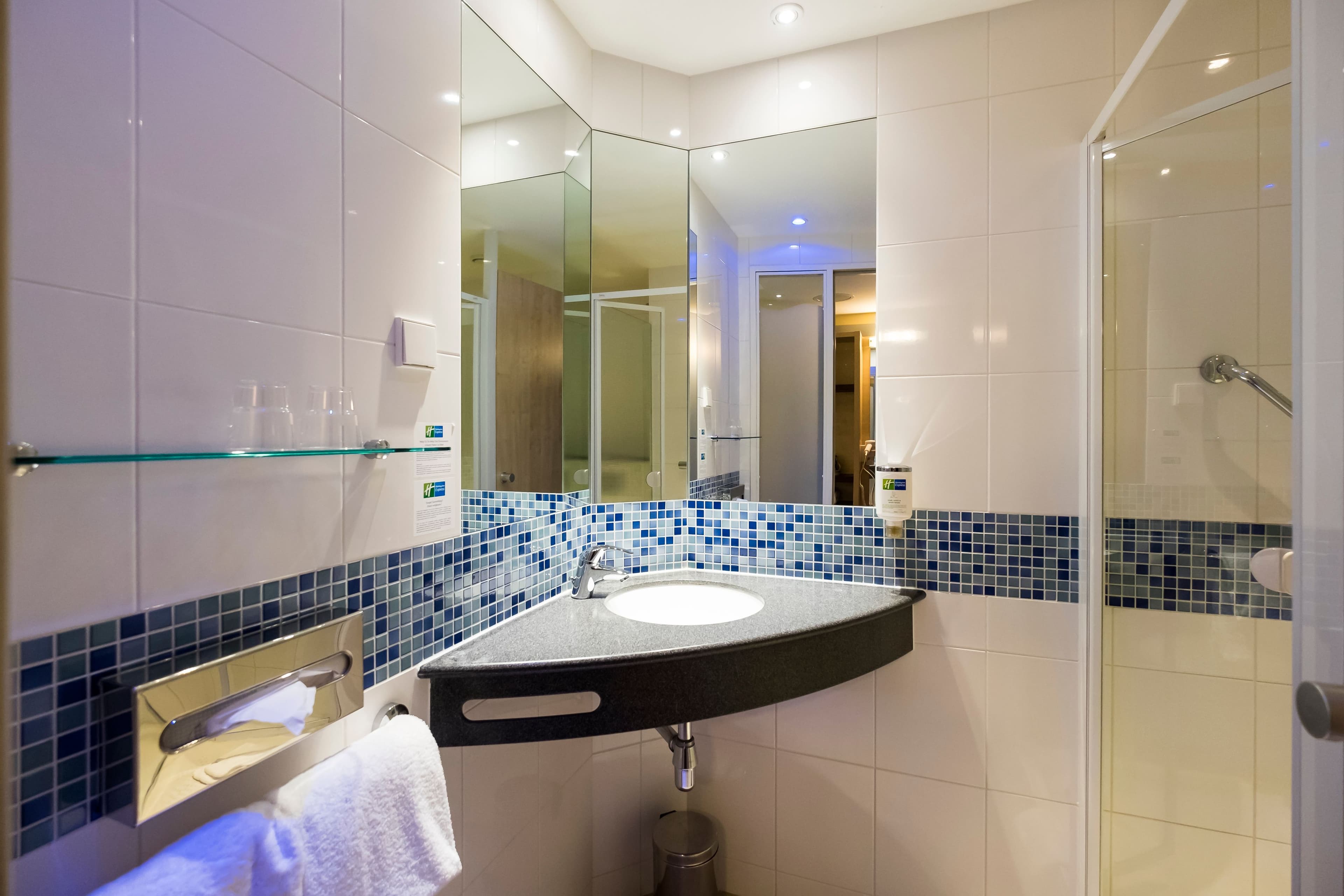 Holiday Inn Express Guetersloh — 11