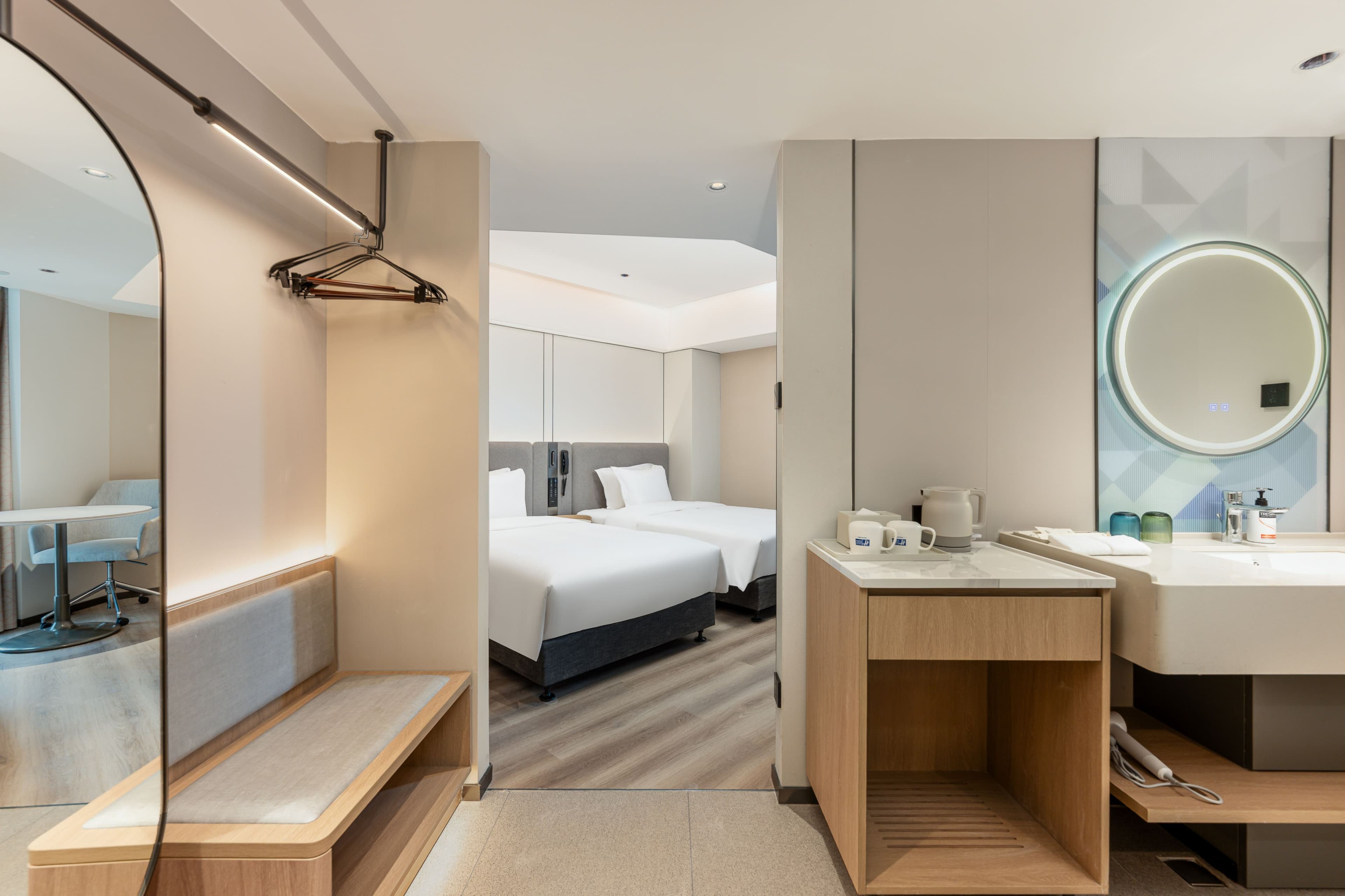 Holiday Inn Express Guiyang Downtown — 13