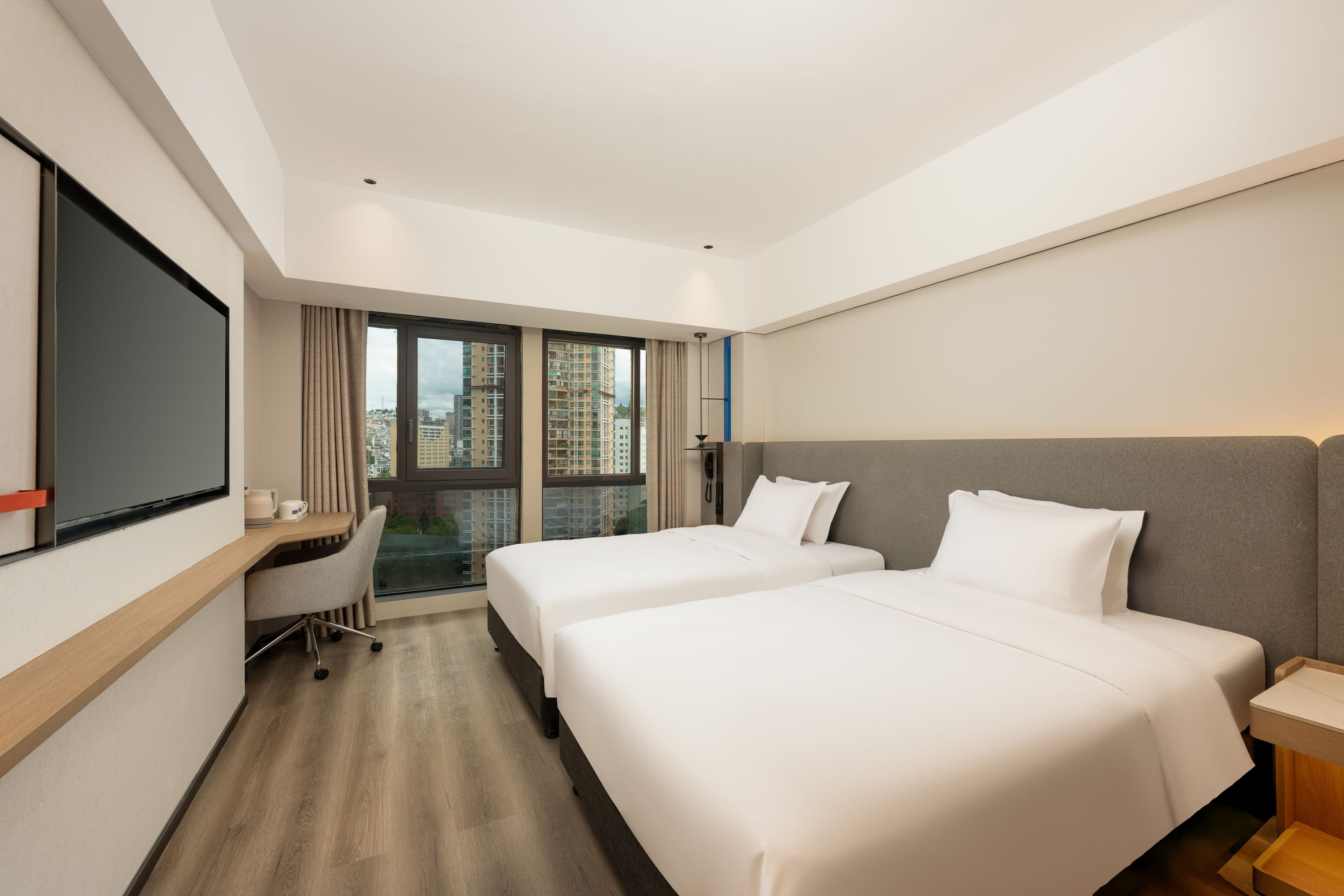 Holiday Inn Express Guiyang Downtown — 9