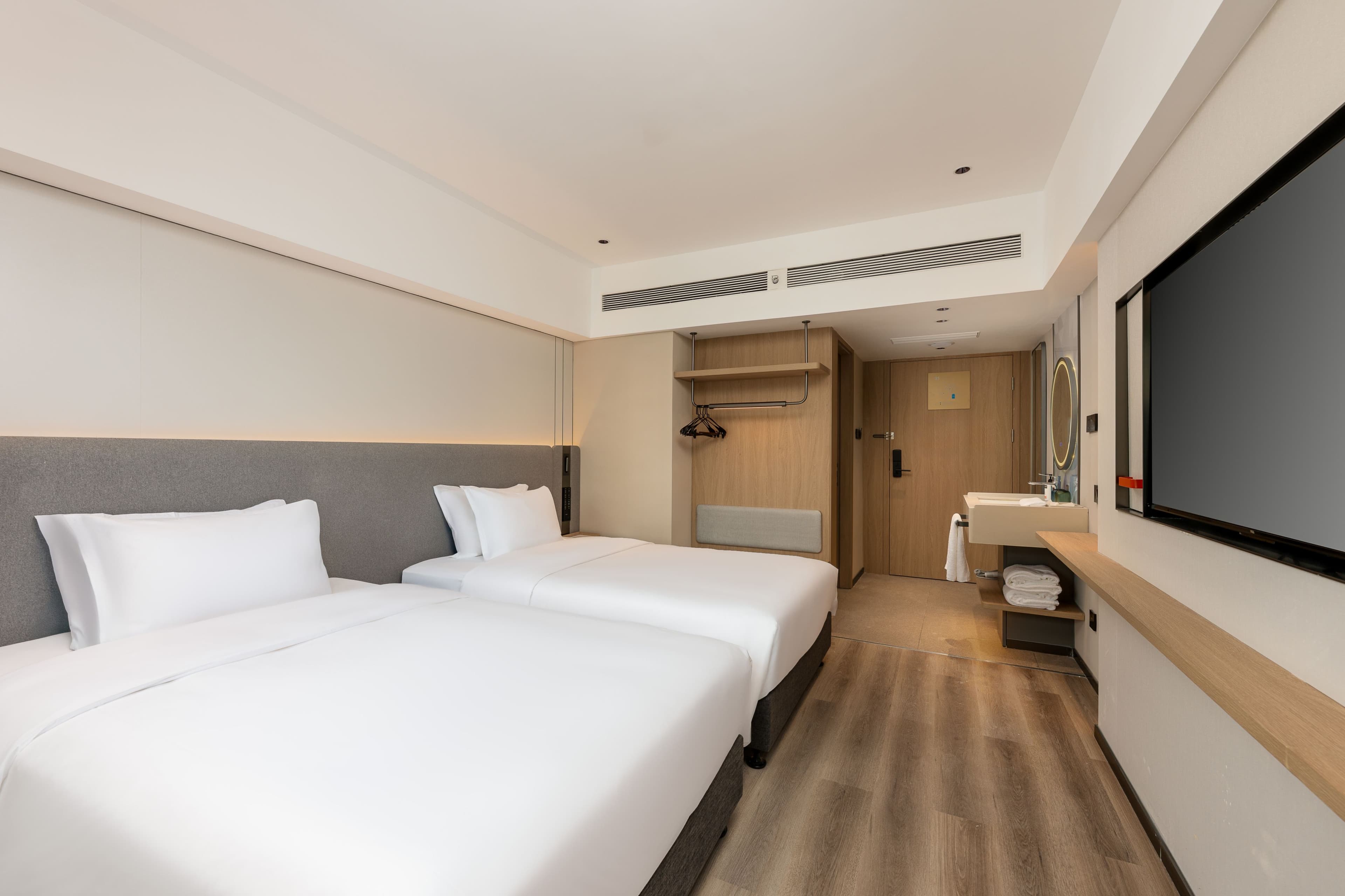 Holiday Inn Express Guiyang Downtown — 10
