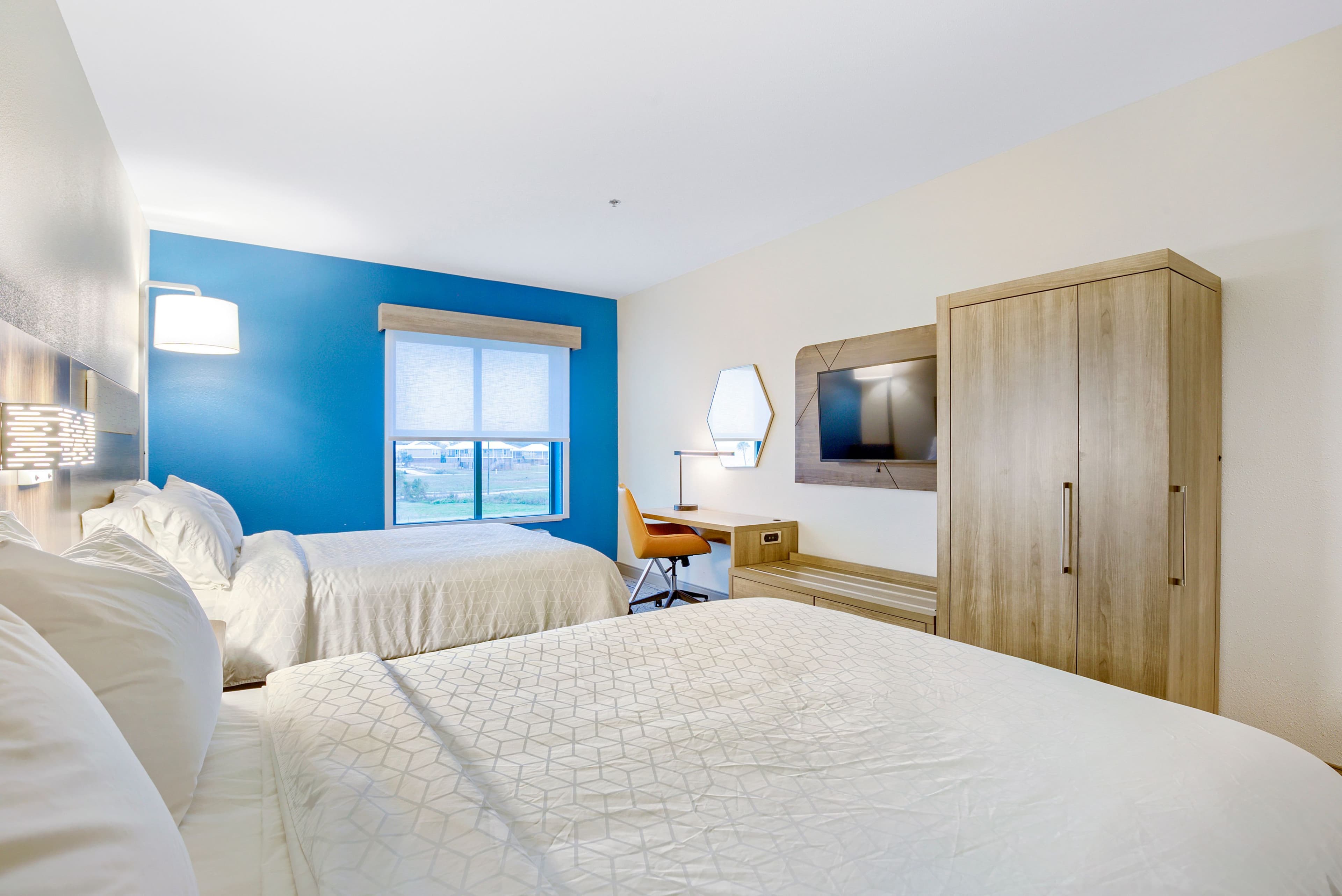 Holiday Inn Express Gulfport Beach — 11