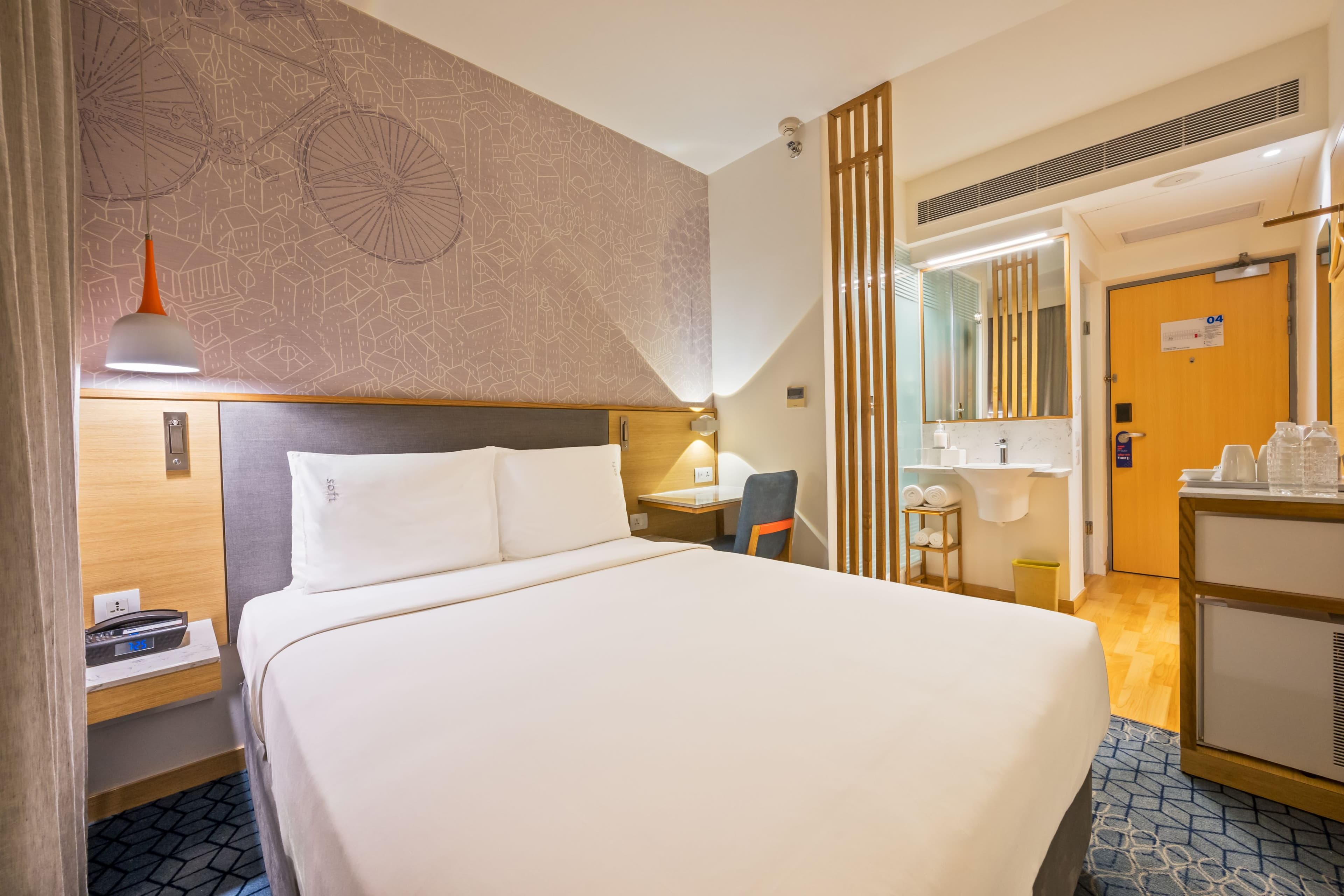 Holiday Inn Express Gurugram Sector 50 — 8