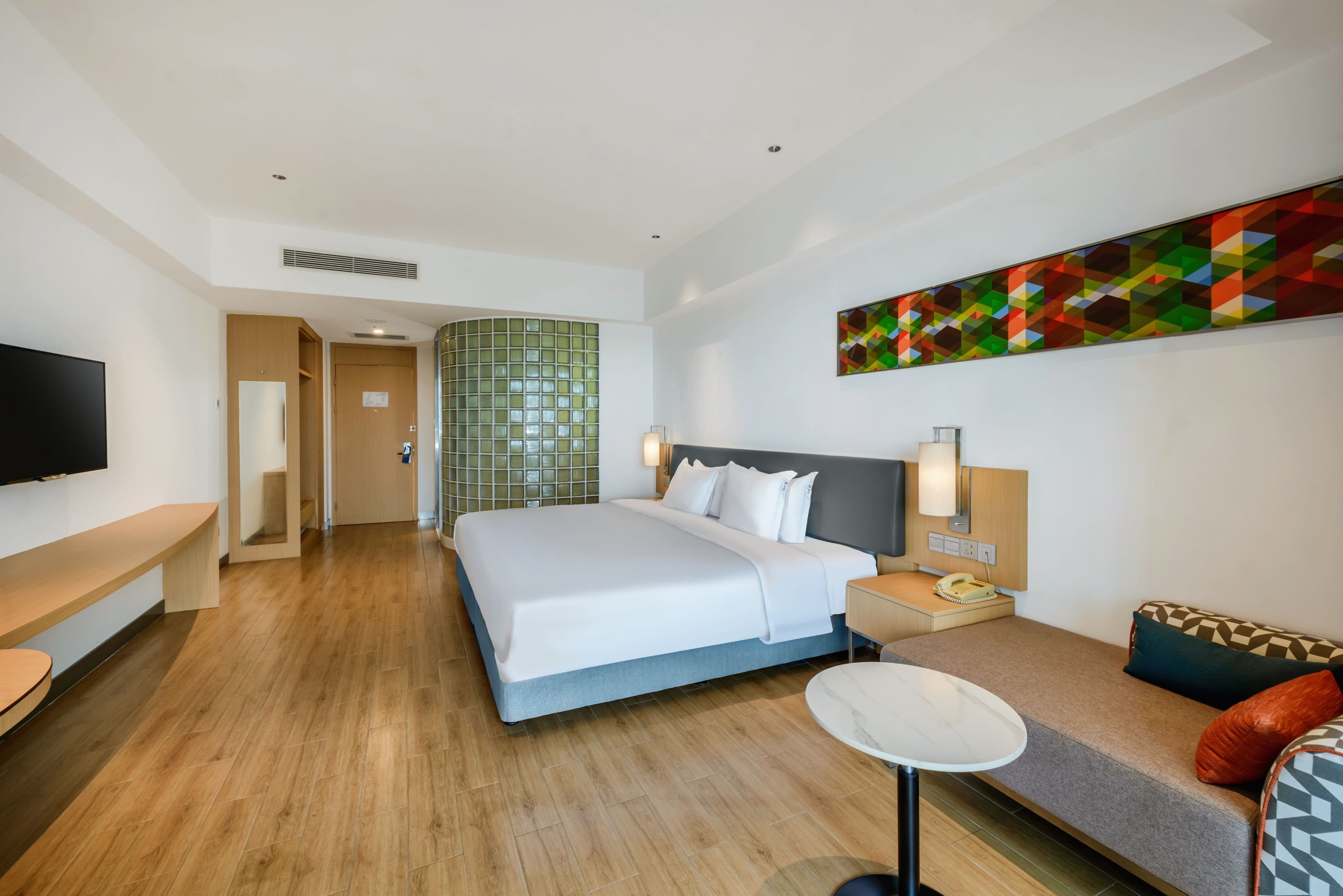 Holiday Inn Express Haikou West Coast — 8