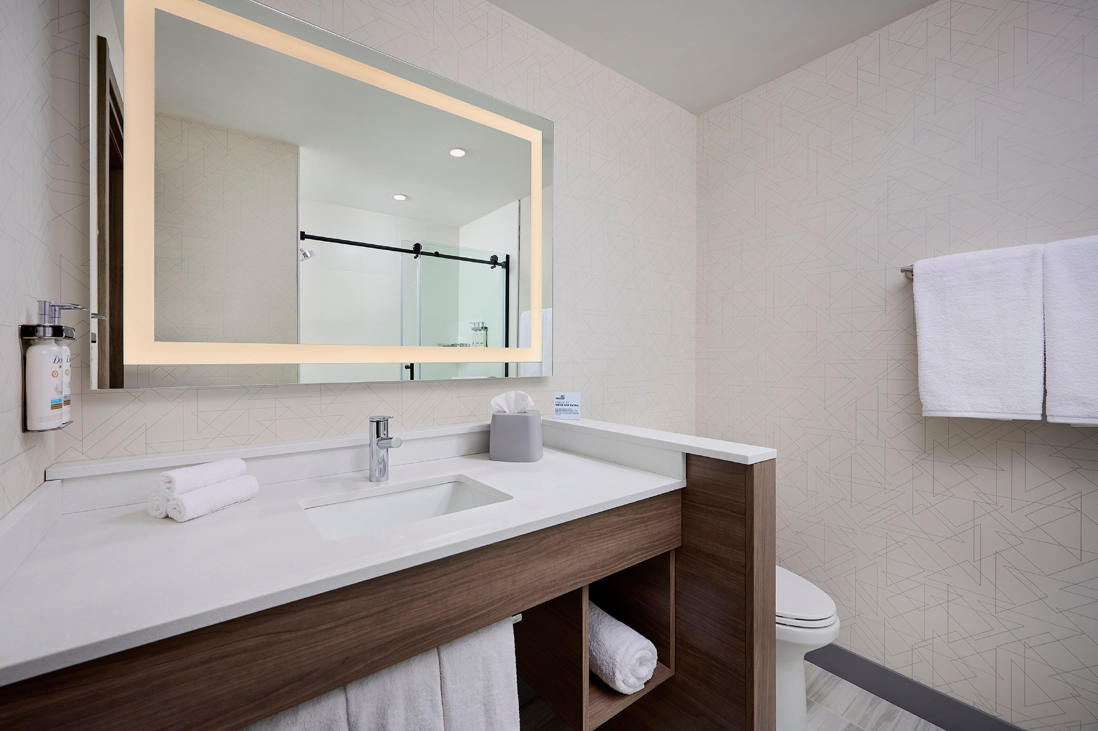 Holiday Inn Express Hamilton - Upper James — 10