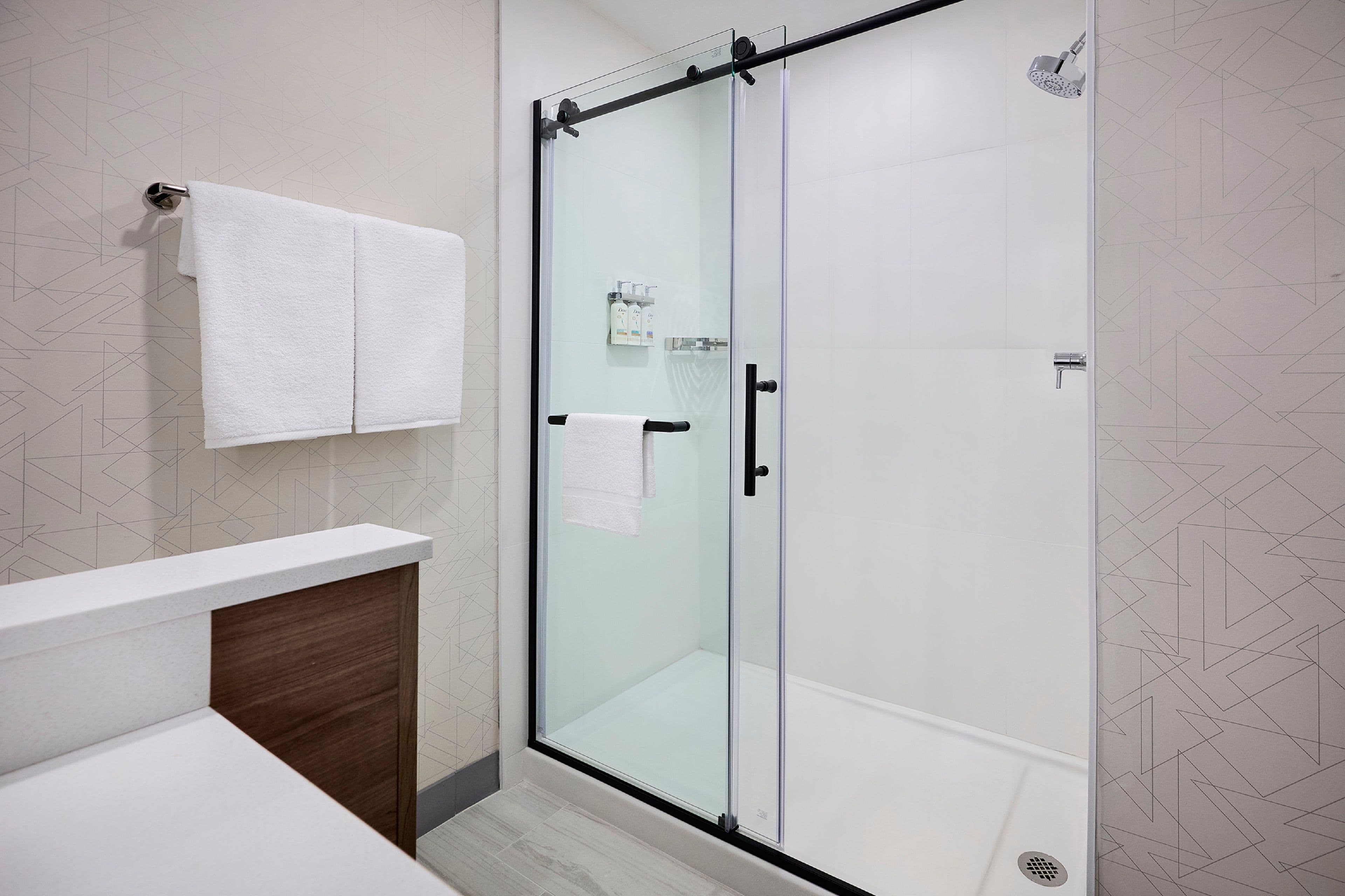 Holiday Inn Express Hamilton - Upper James - Image 2