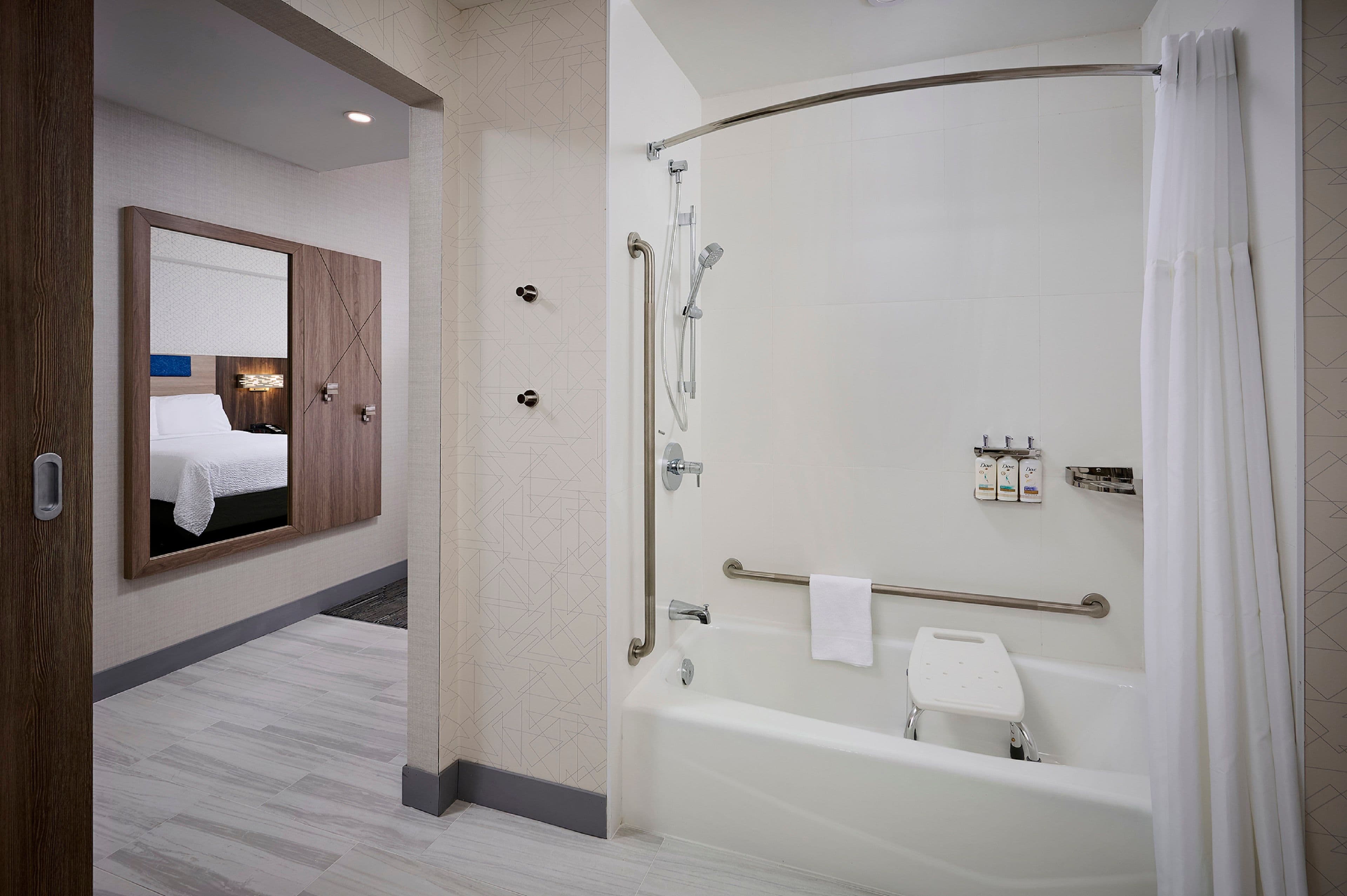 Holiday Inn Express Hamilton - Upper James — 23