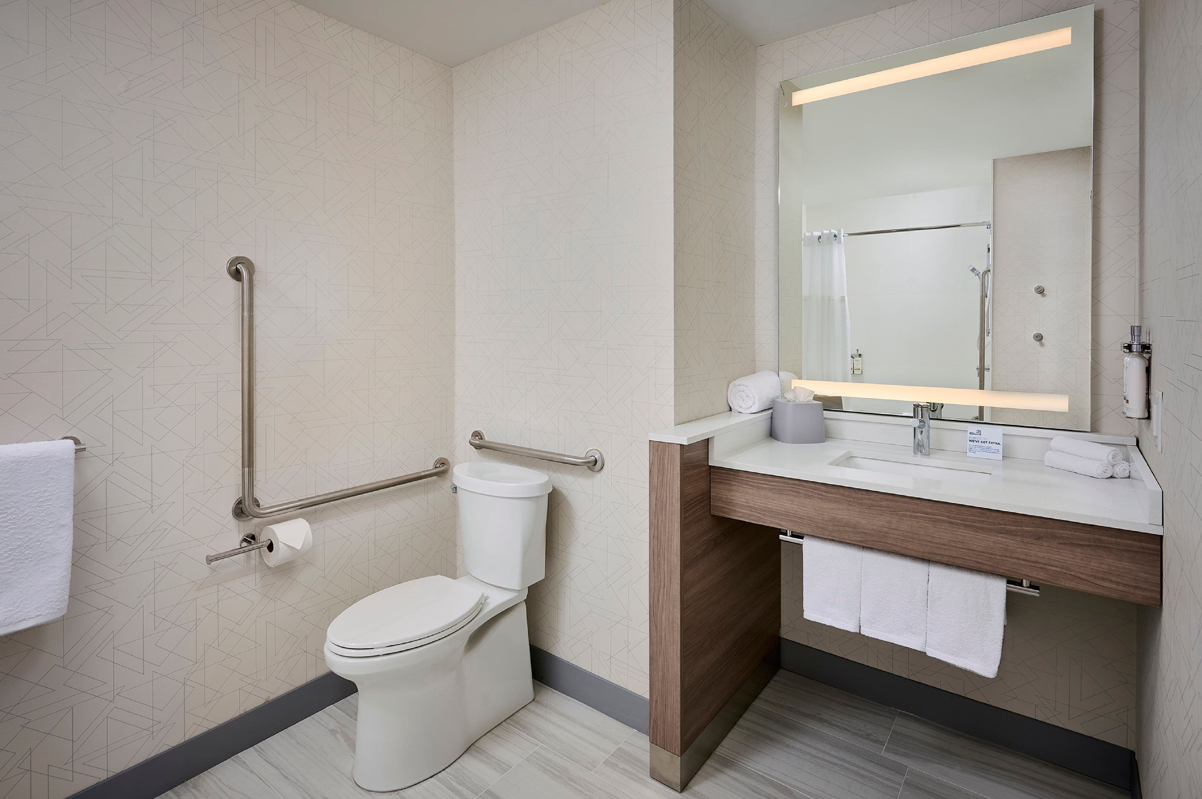 Holiday Inn Express Hamilton - Upper James — 24