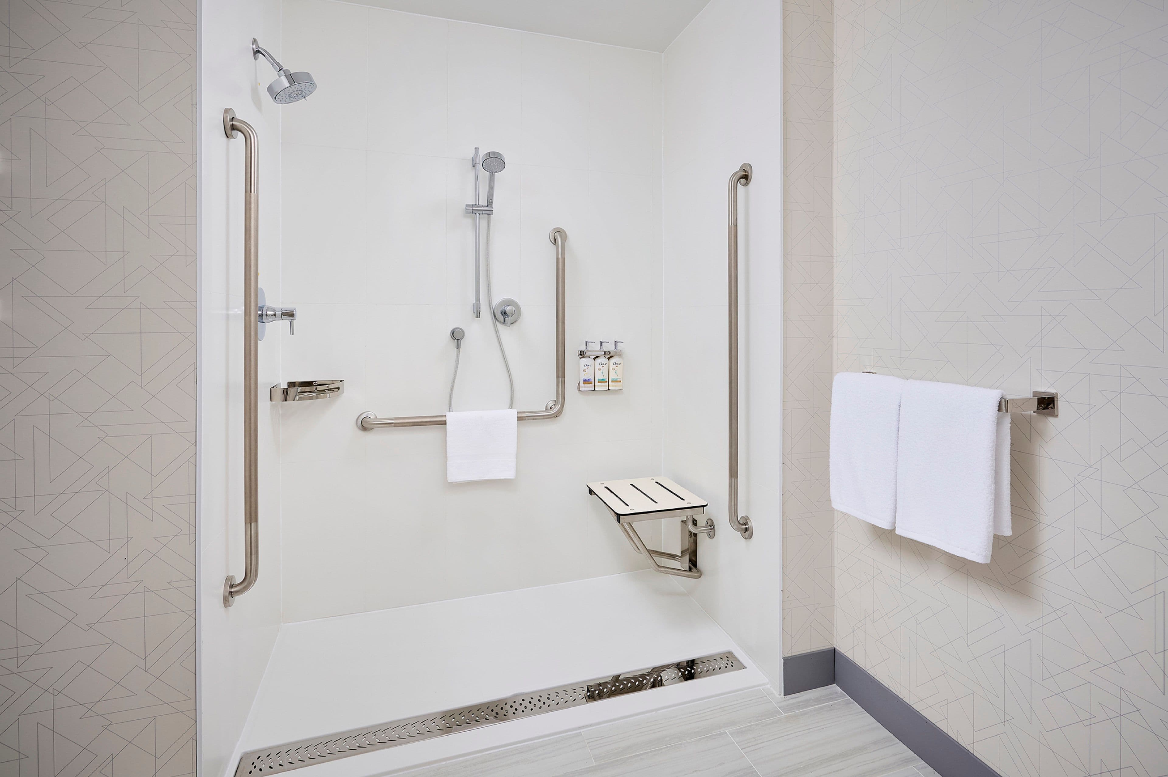 Holiday Inn Express Hamilton - Upper James — 13