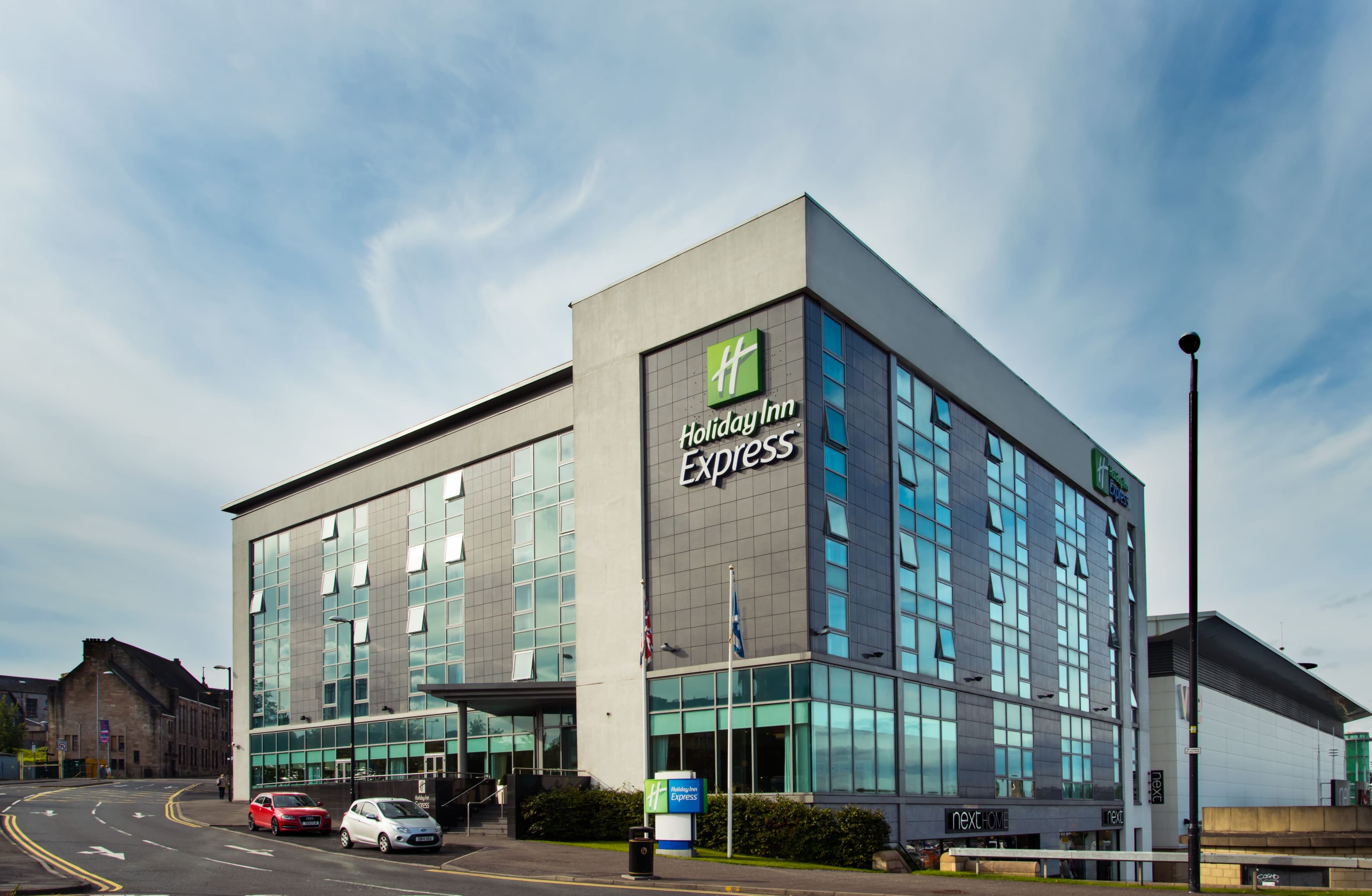 Holiday Inn Express Hamilton - Image 1