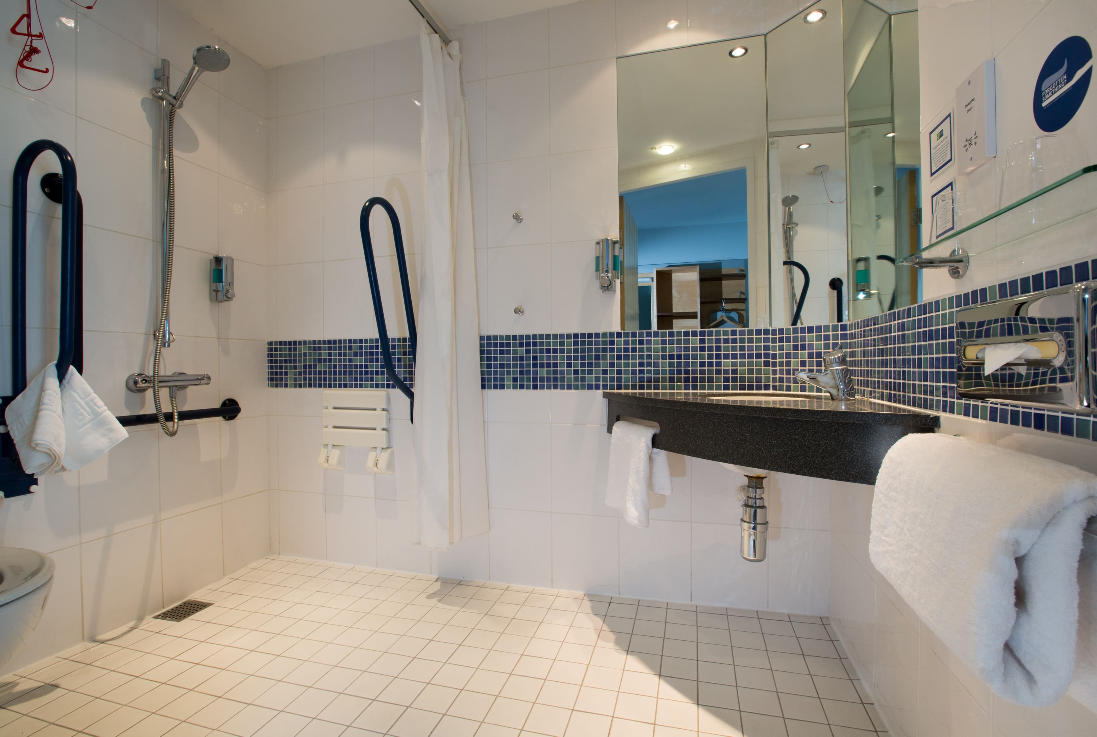 Holiday Inn Express Hamilton — 15