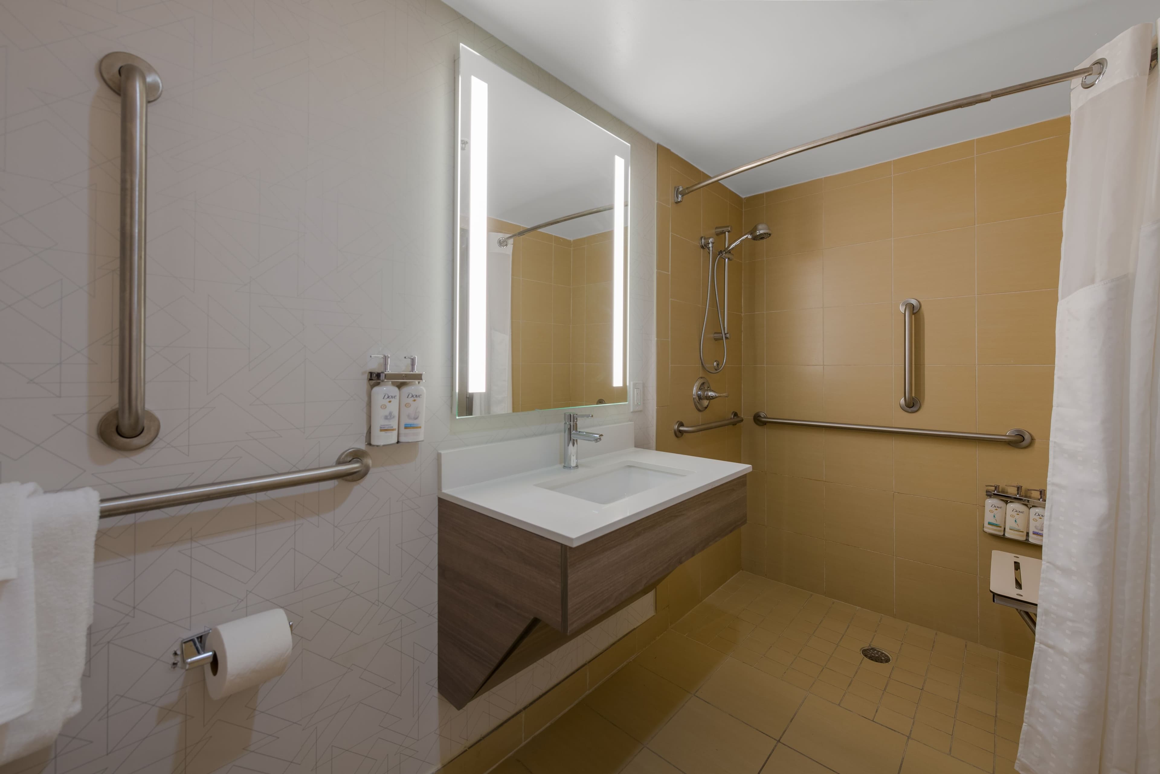 Holiday Inn Express Hampton - Coliseum Central — 19