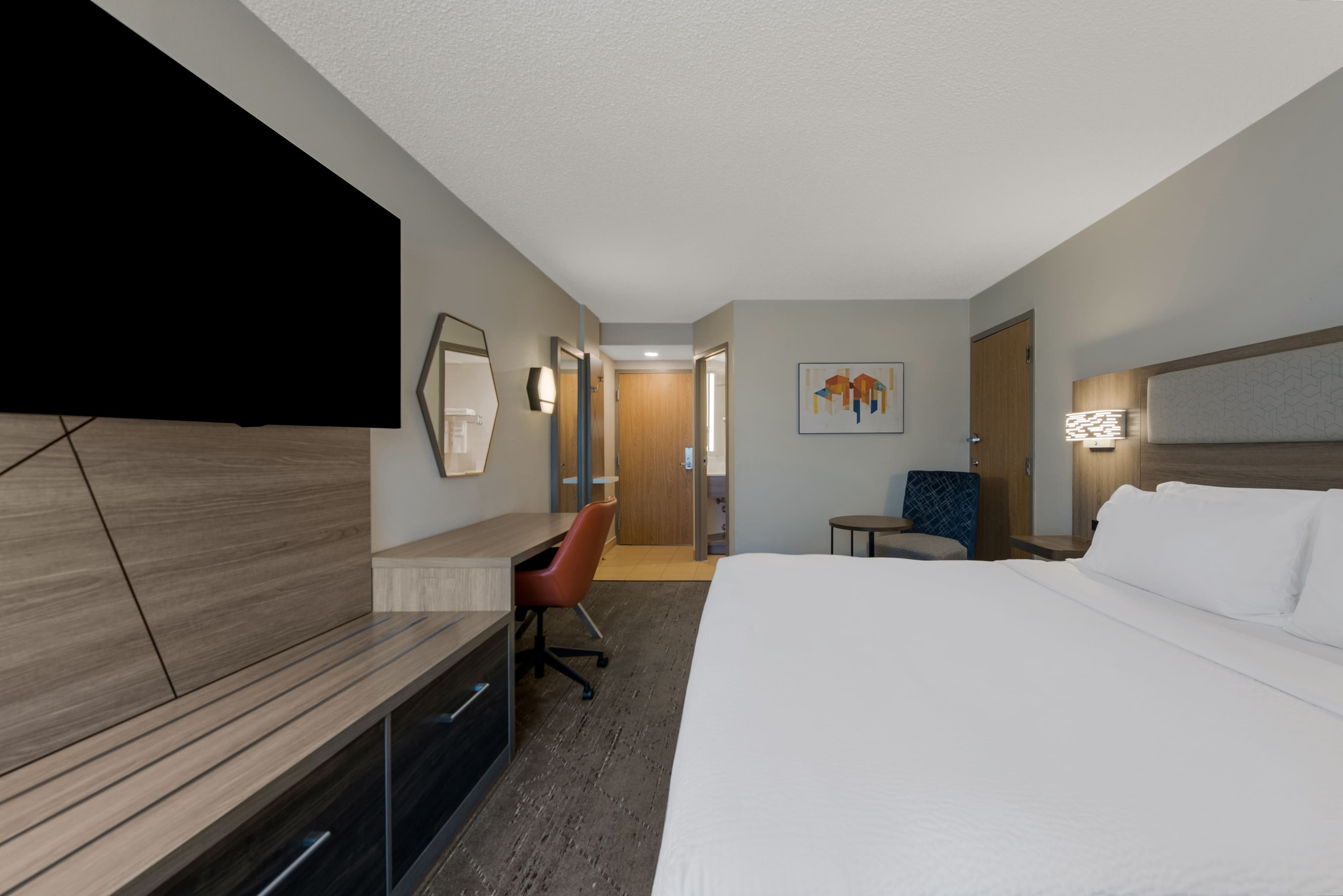 Holiday Inn Express Hampton - Coliseum Central - Image 4