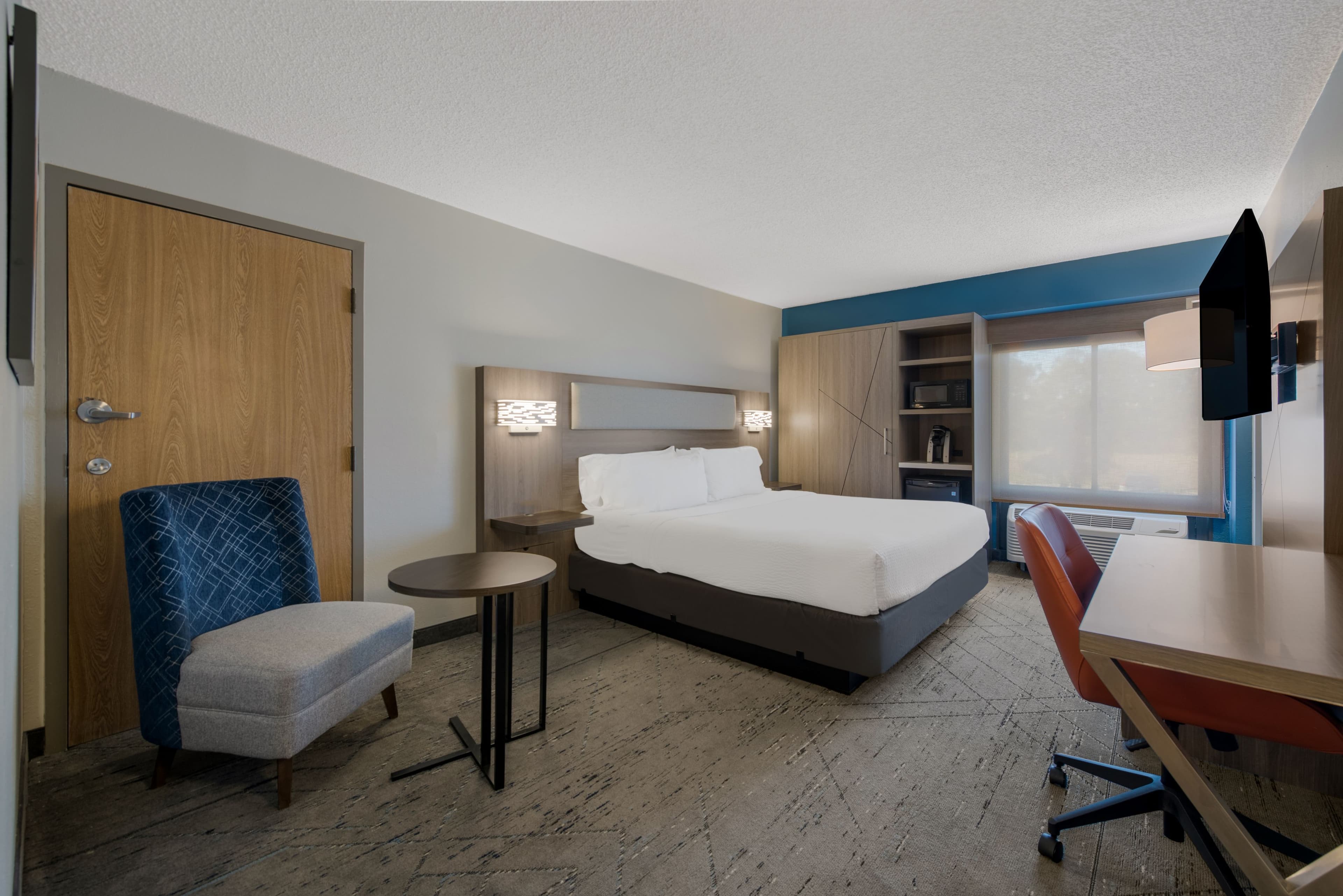 Holiday Inn Express Hampton - Coliseum Central - Image 3
