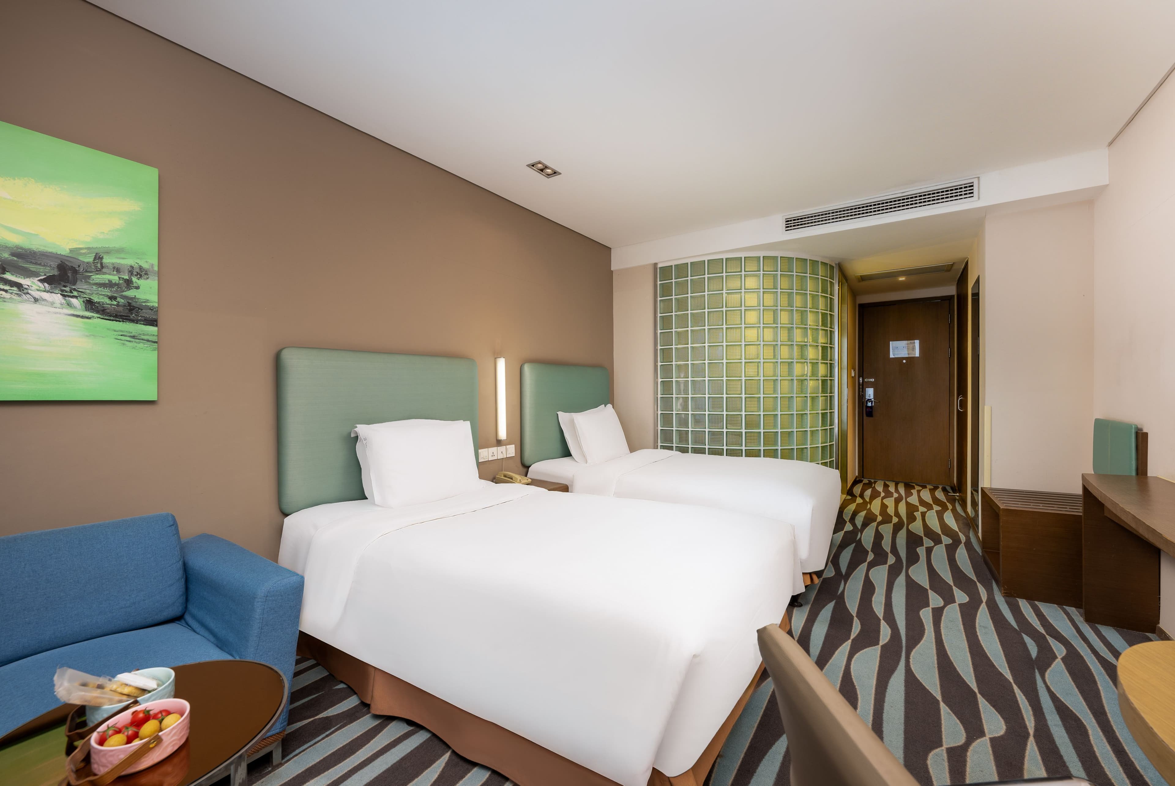 Holiday Inn Express Hangzhou Huanglong — 6