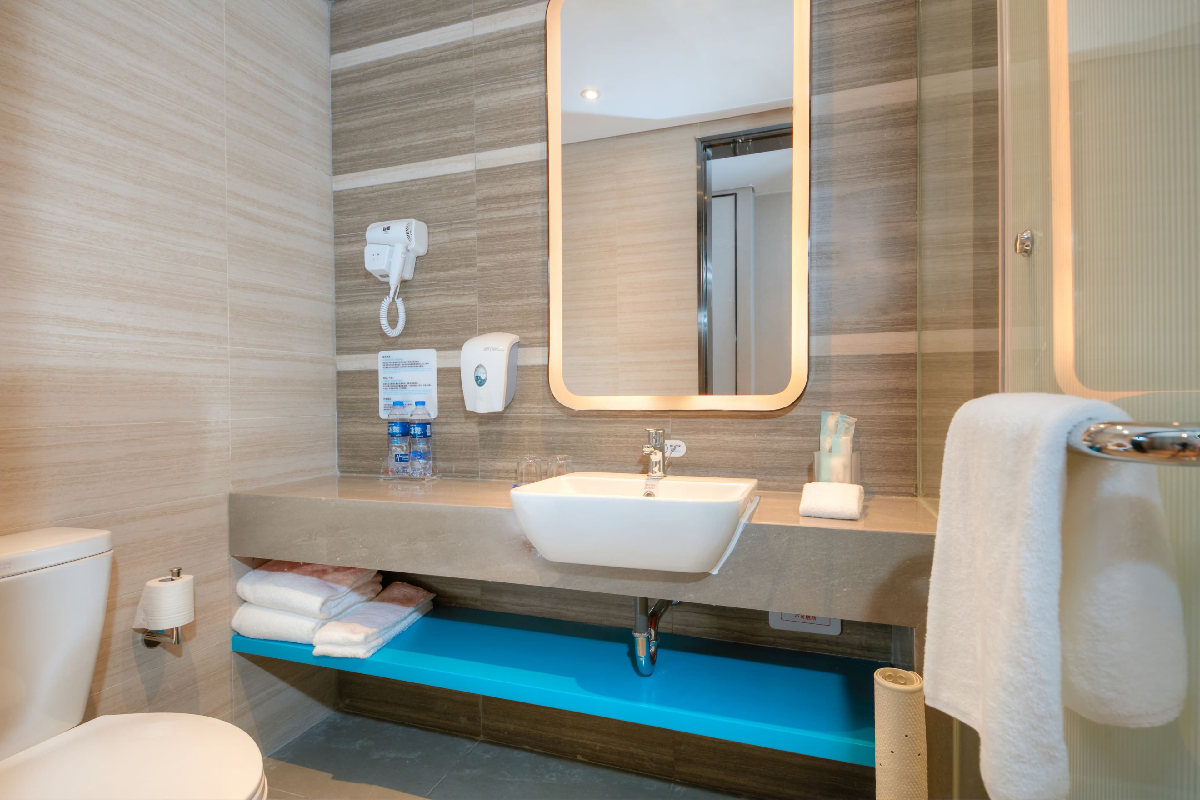 Holiday Inn Express Hangzhou East Station - Image 3