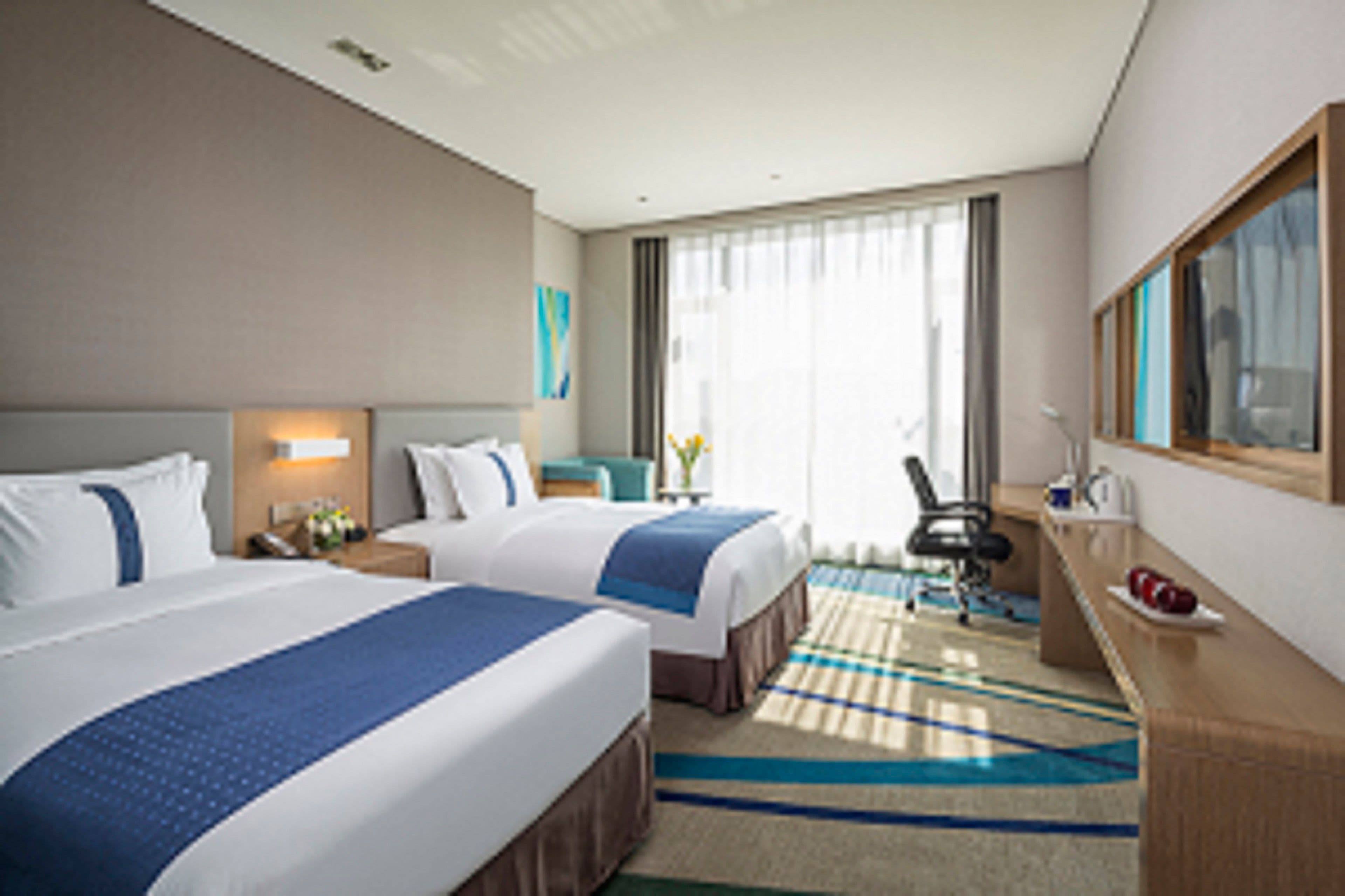 Holiday Inn Express Hangzhou East Station - Image 4