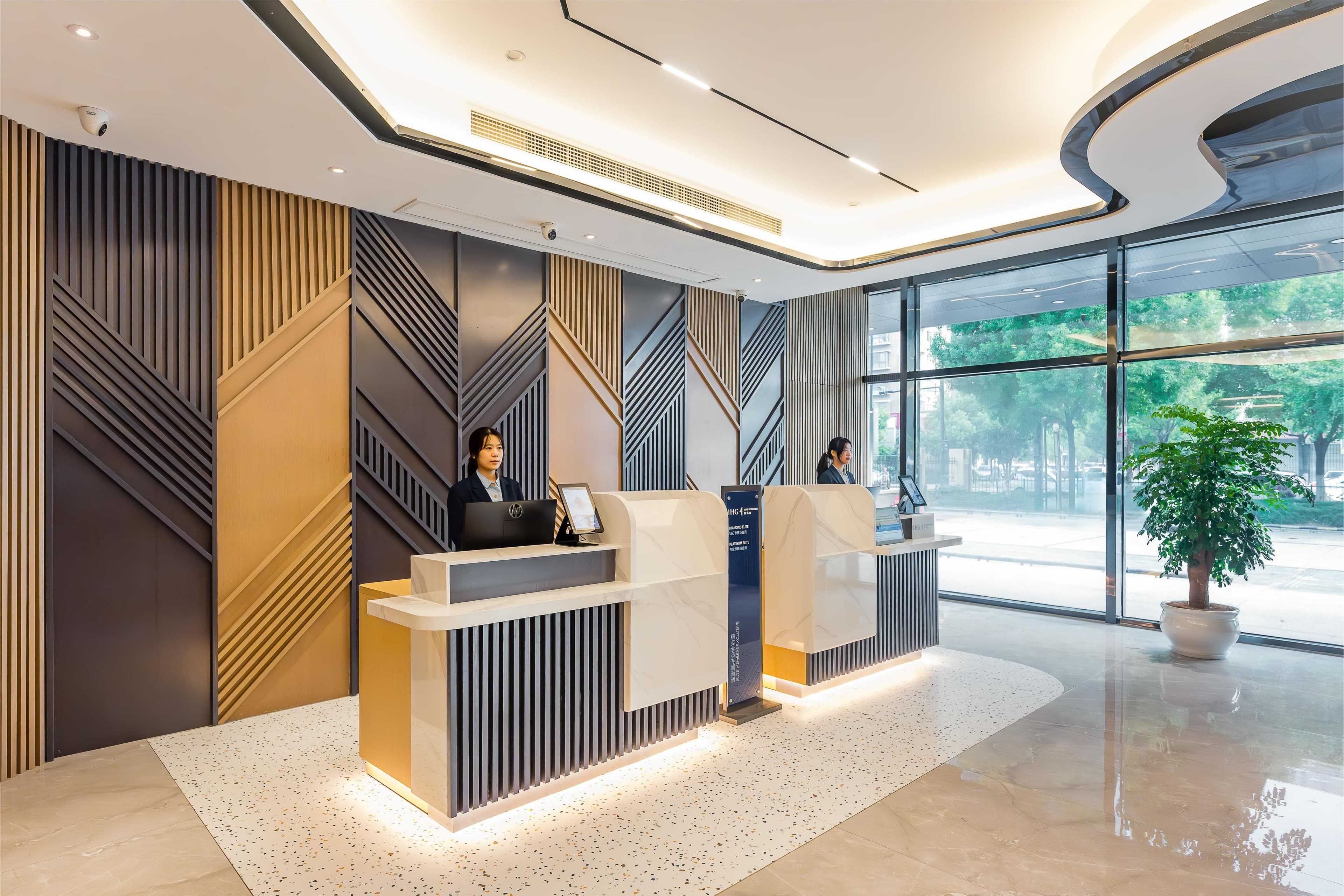 Holiday Inn Express Hangzhou Qianjiang CenturyCity - Image 1