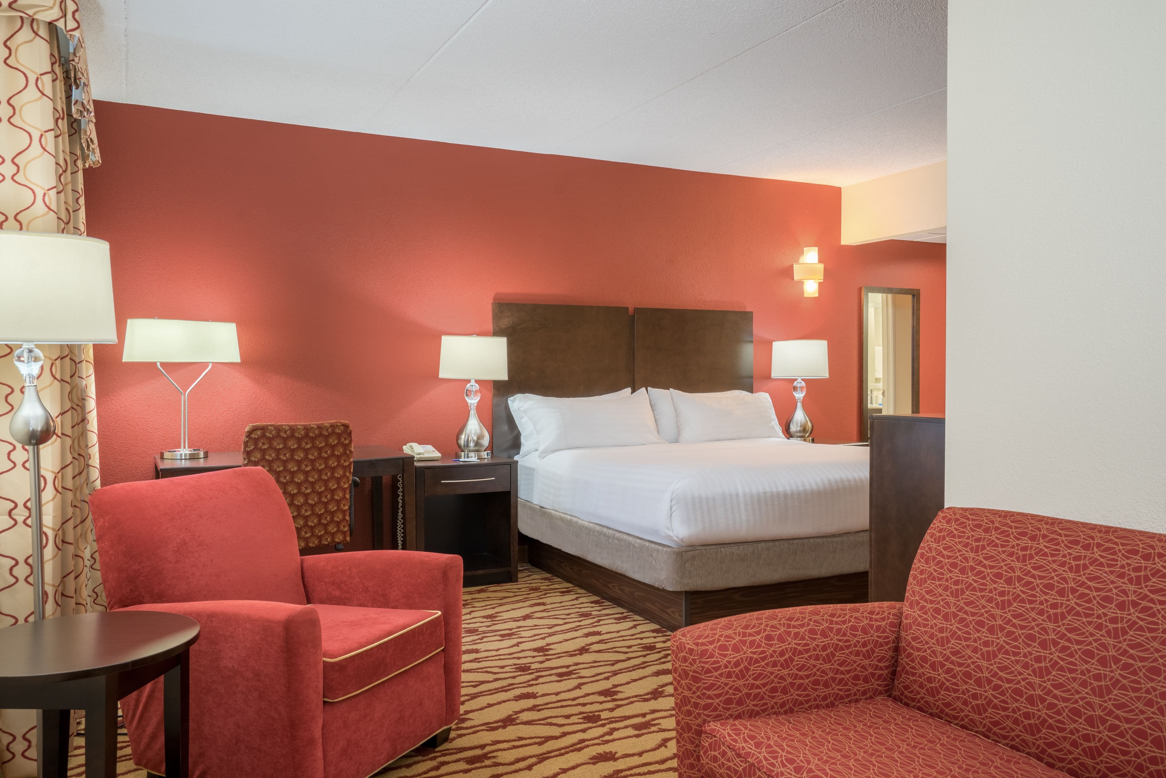 Holiday Inn Express Hanover - Image 4