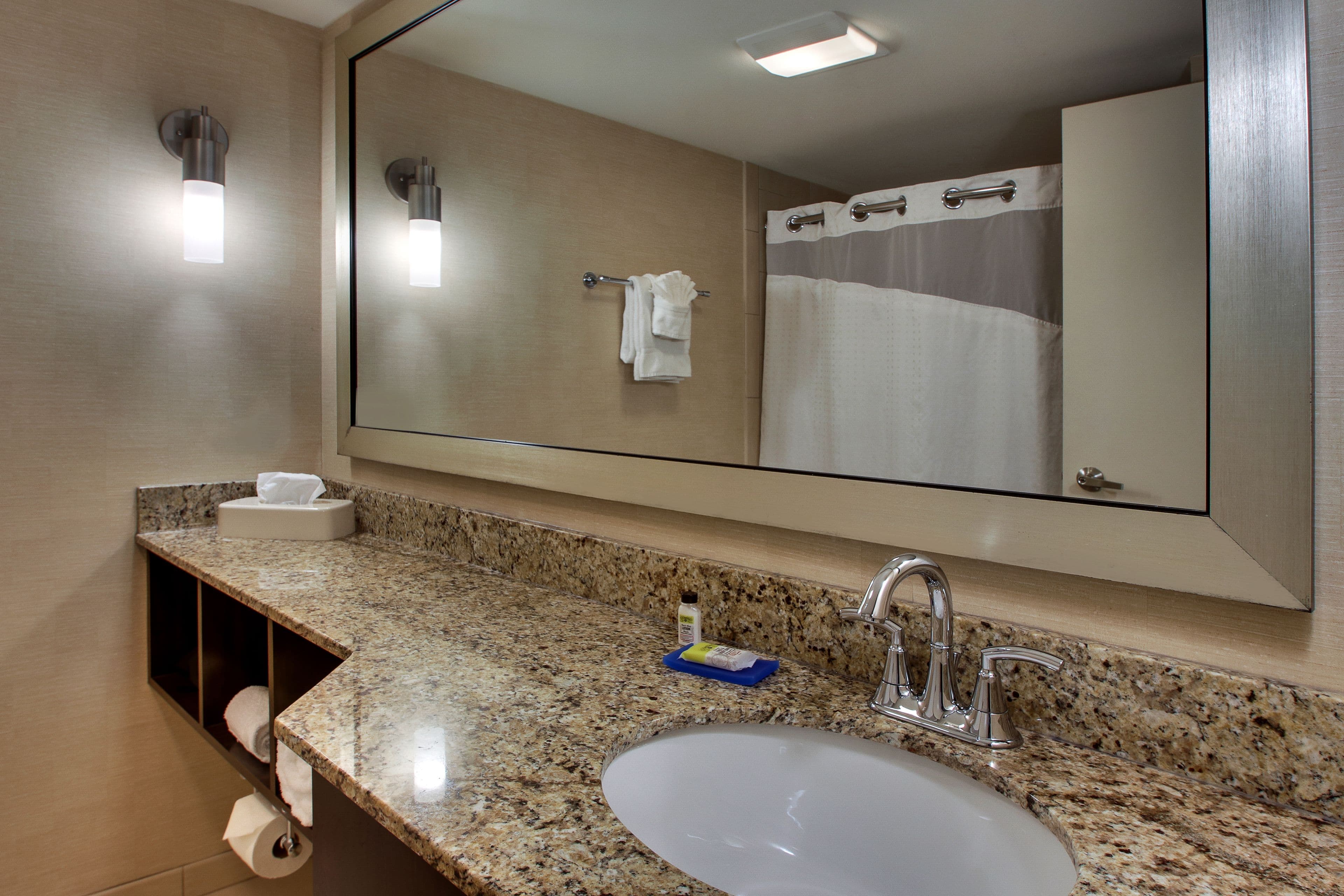 Holiday Inn Express Baltimore-Bwi Airport West — 6