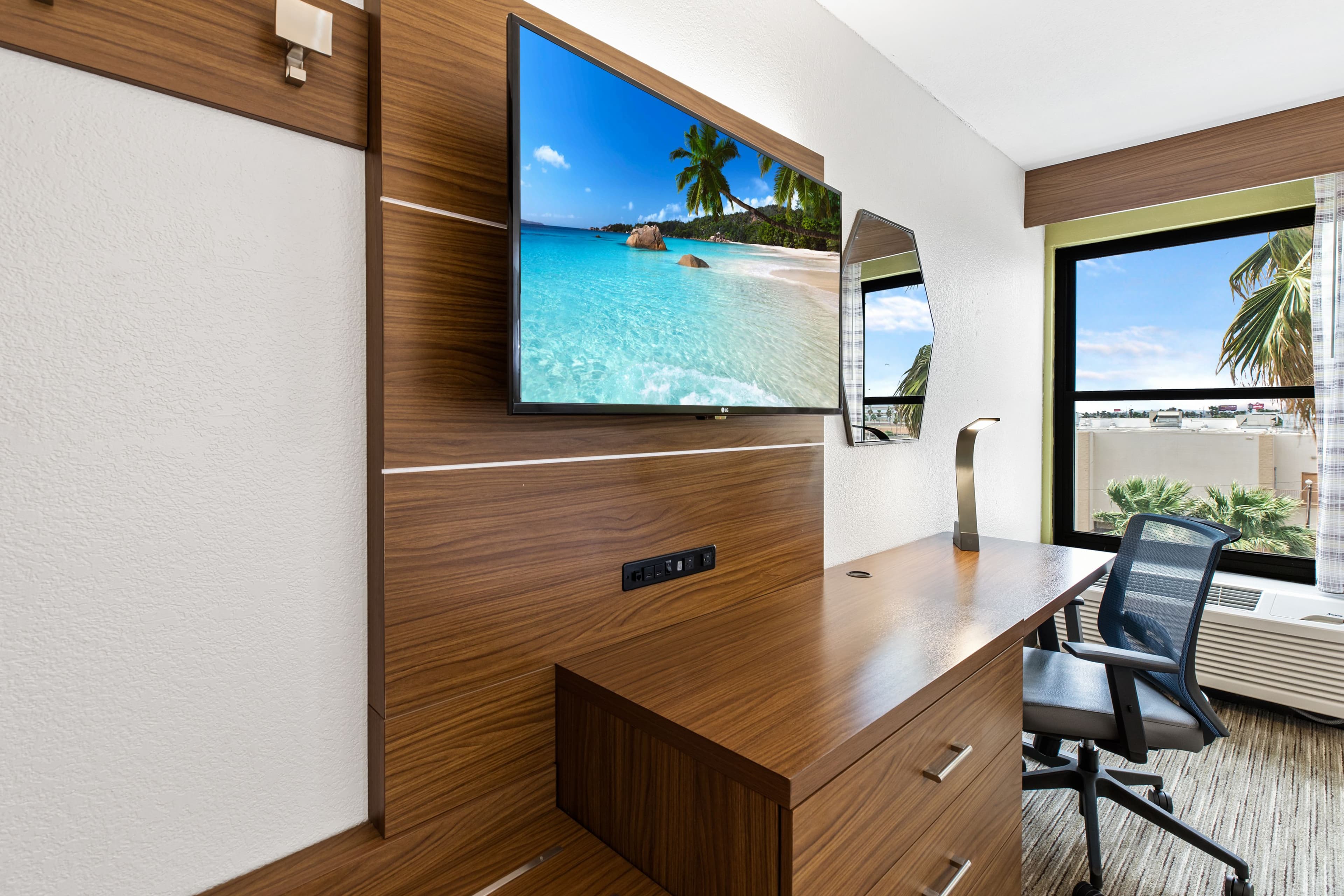 Holiday Inn Express Harlingen — 8