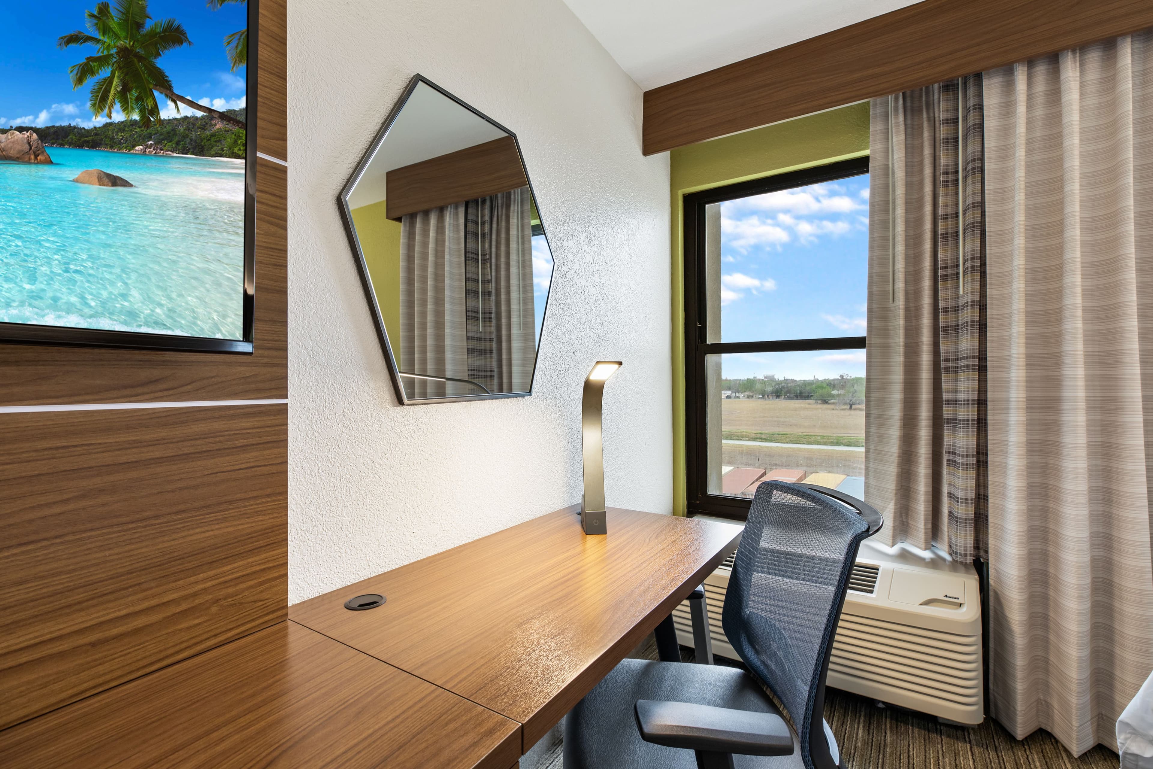 Holiday Inn Express Harlingen — 6