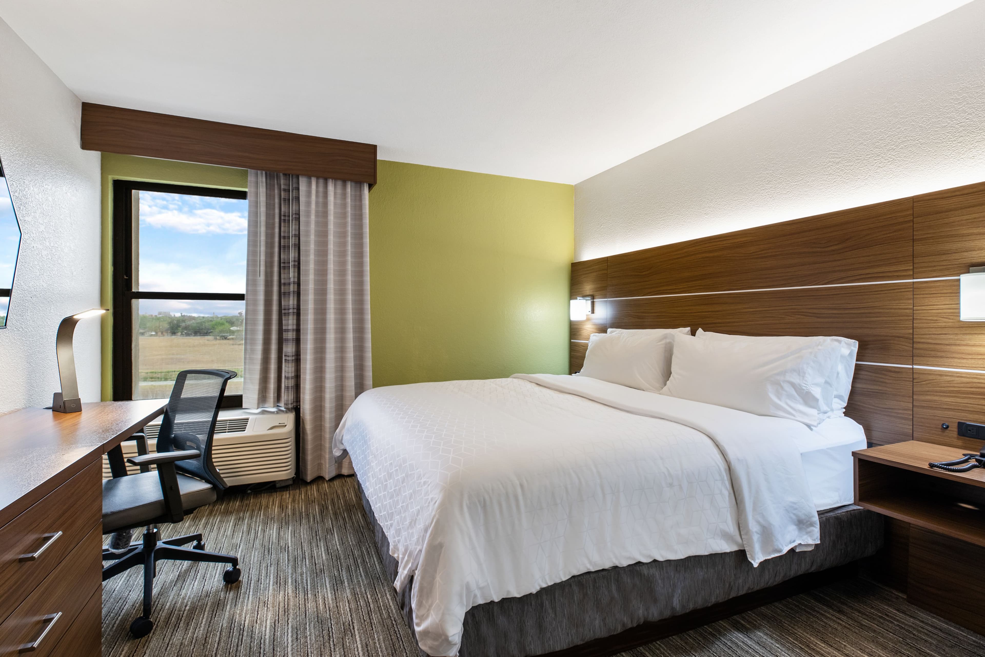 Holiday Inn Express Harlingen - Image 2