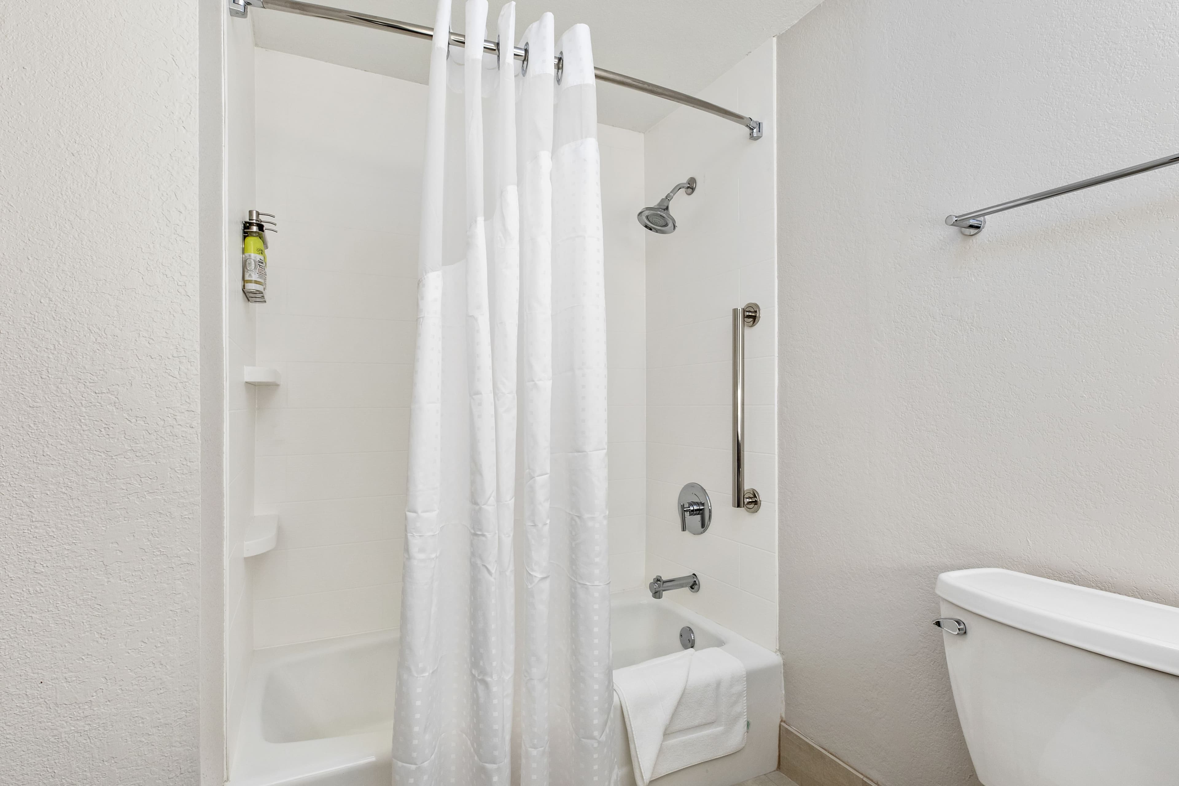 Holiday Inn Express Harlingen — 10