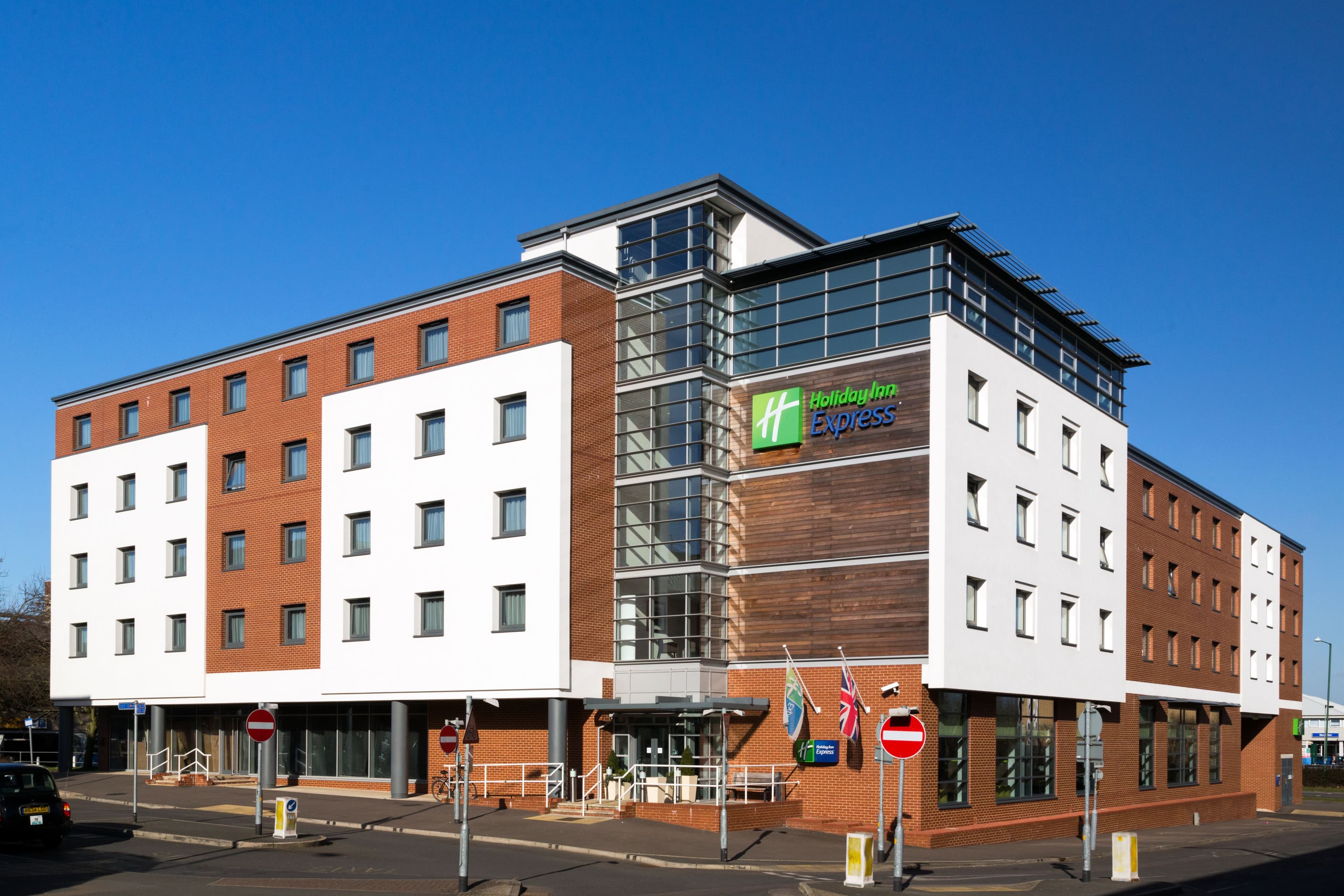 Holiday Inn Express Harlow - Image 1