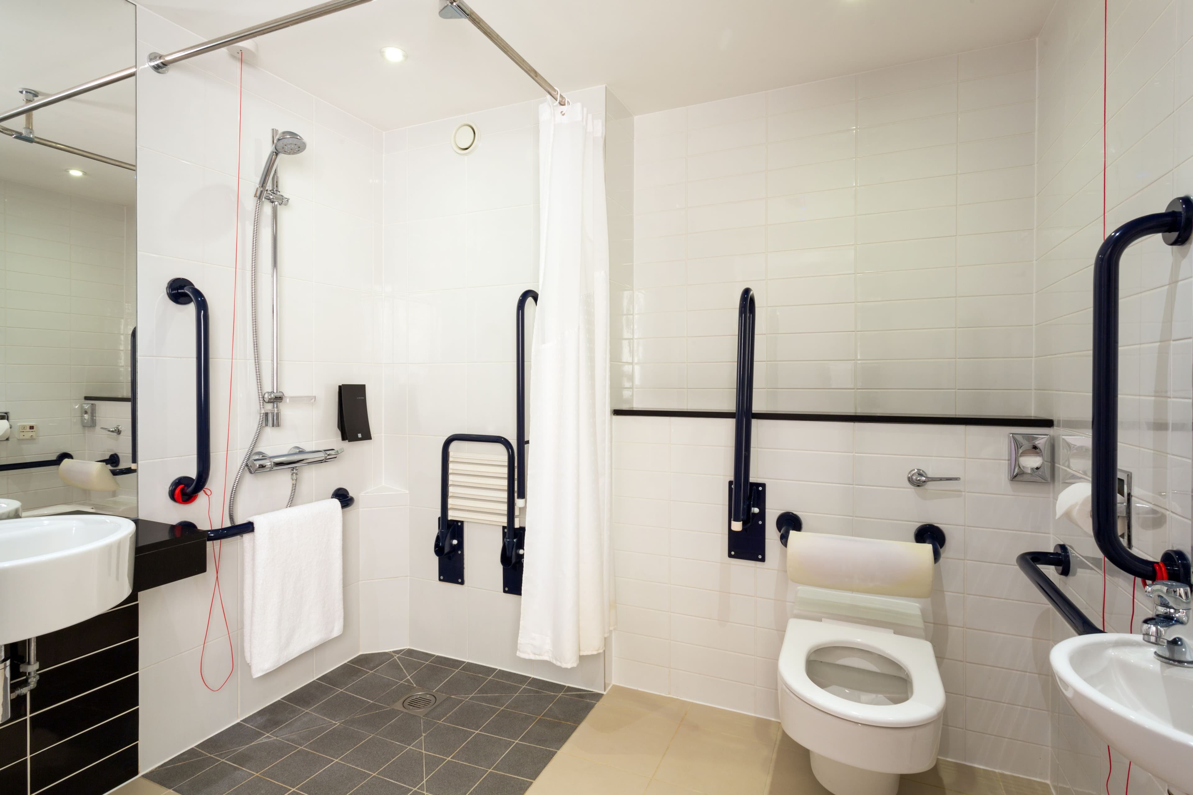 Holiday Inn Express Harlow — 11
