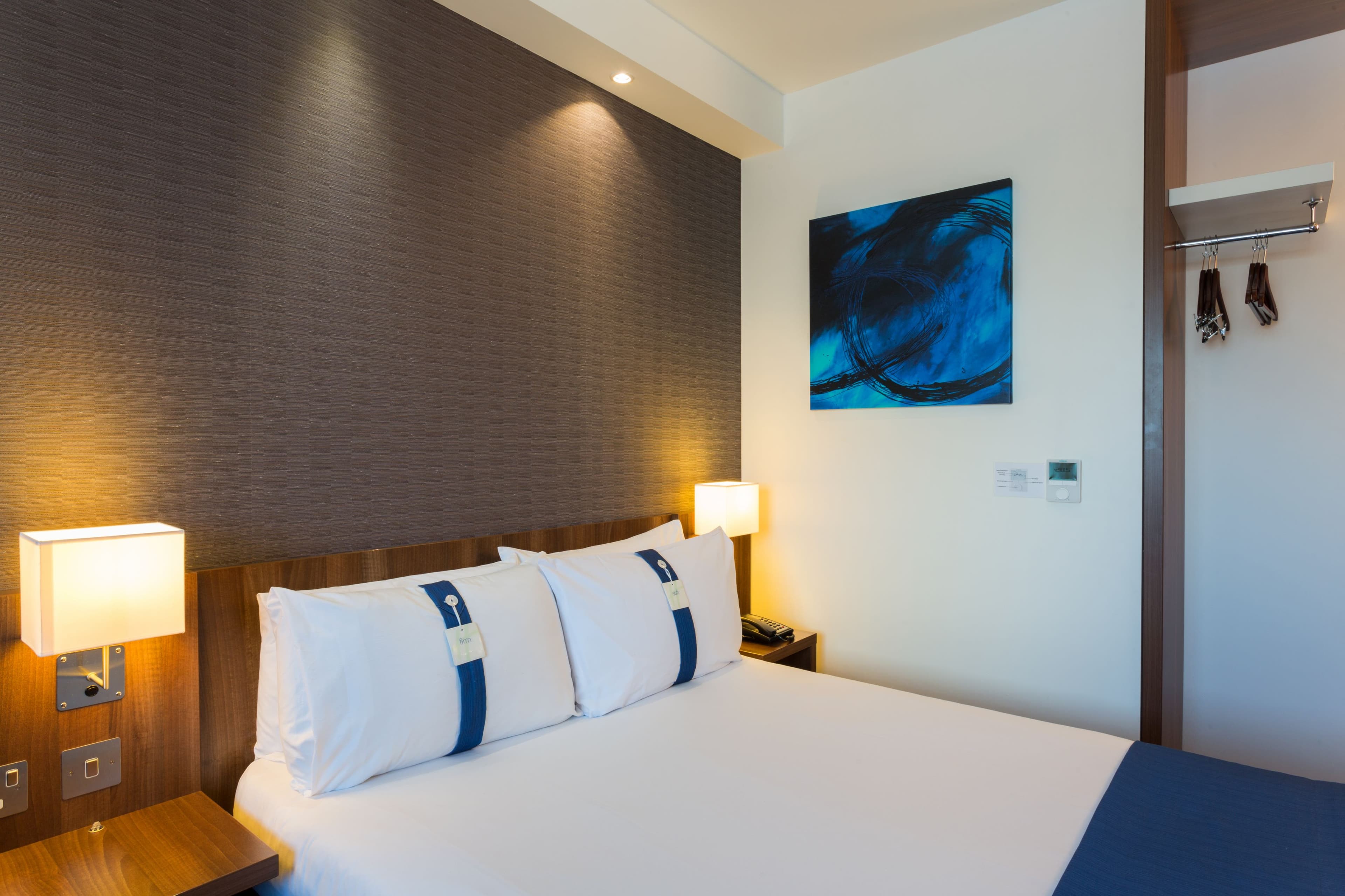 Holiday Inn Express Harlow — 8