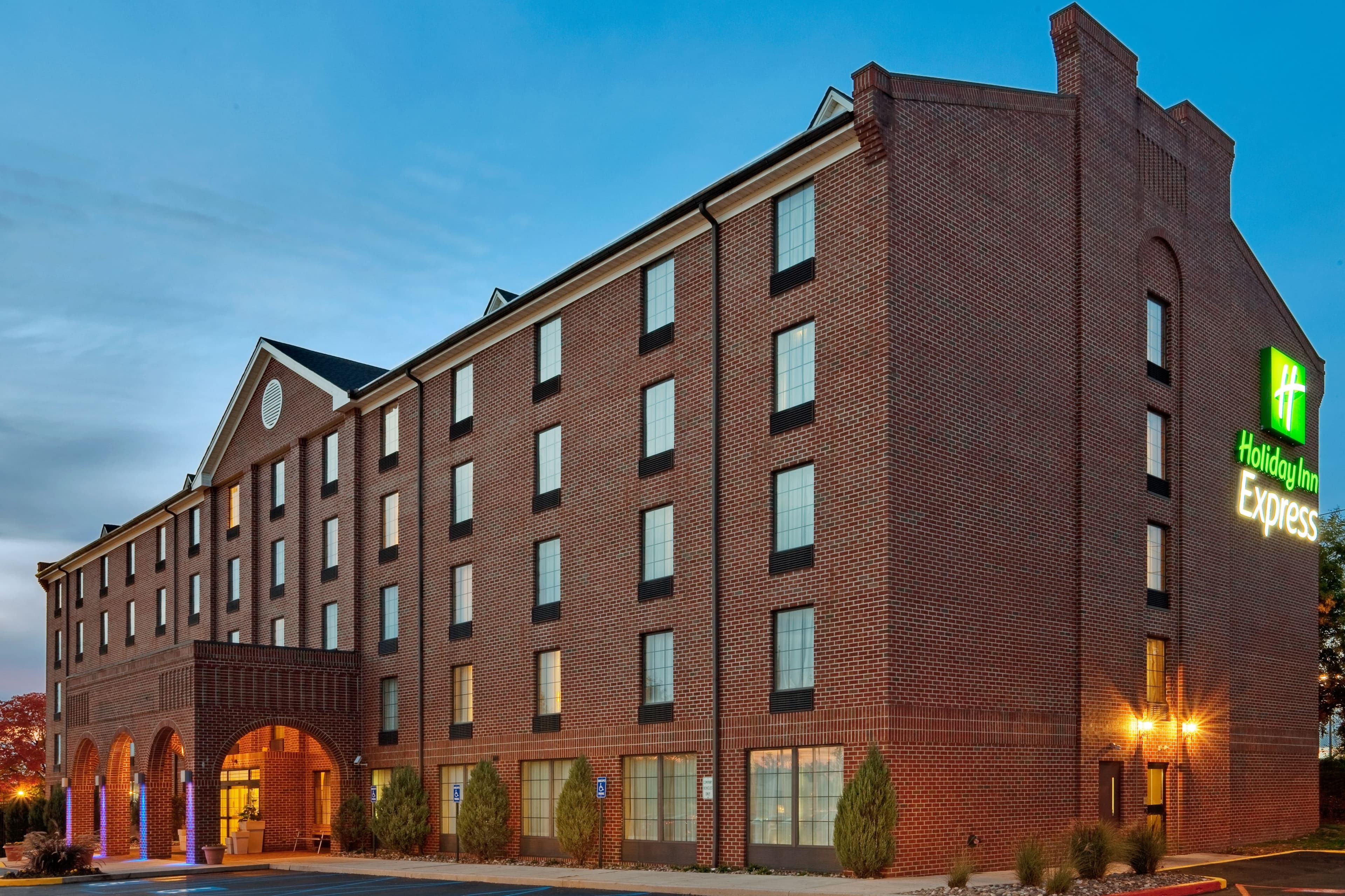 Holiday Inn Express Harrisburg East - Hershey Area - Image 1