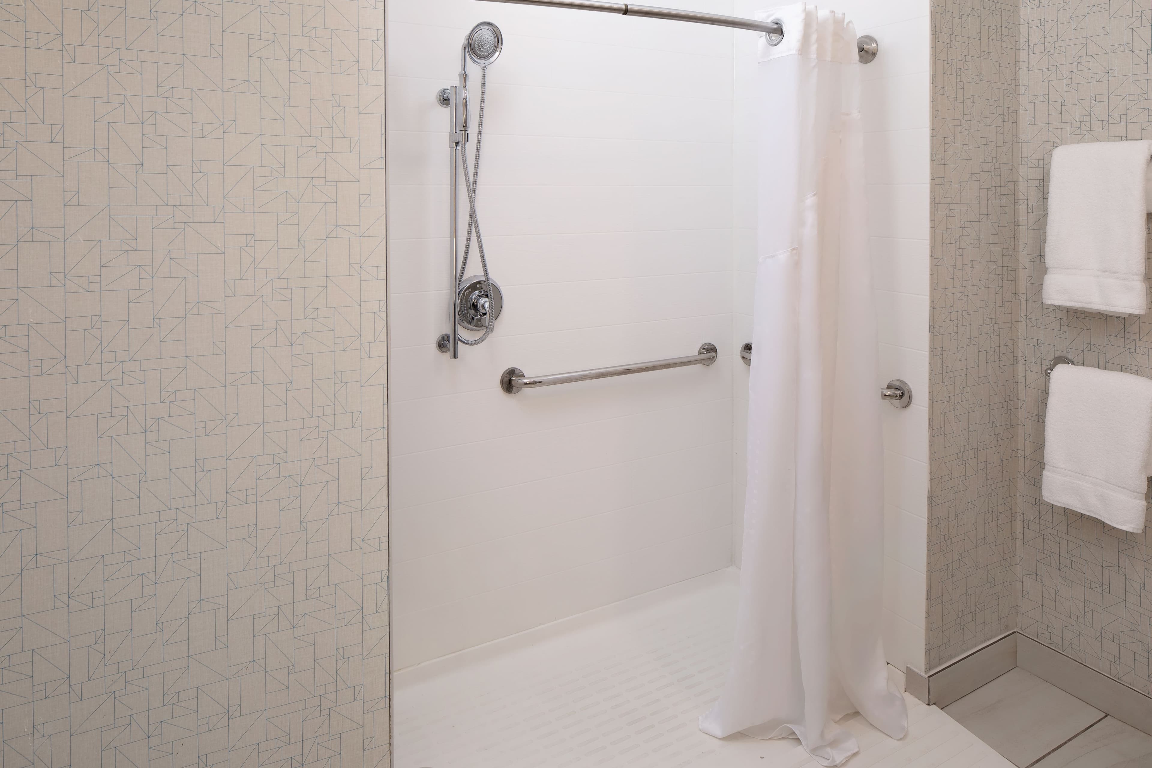 Holiday Inn Express Harrisburg East - Hershey Area — 16