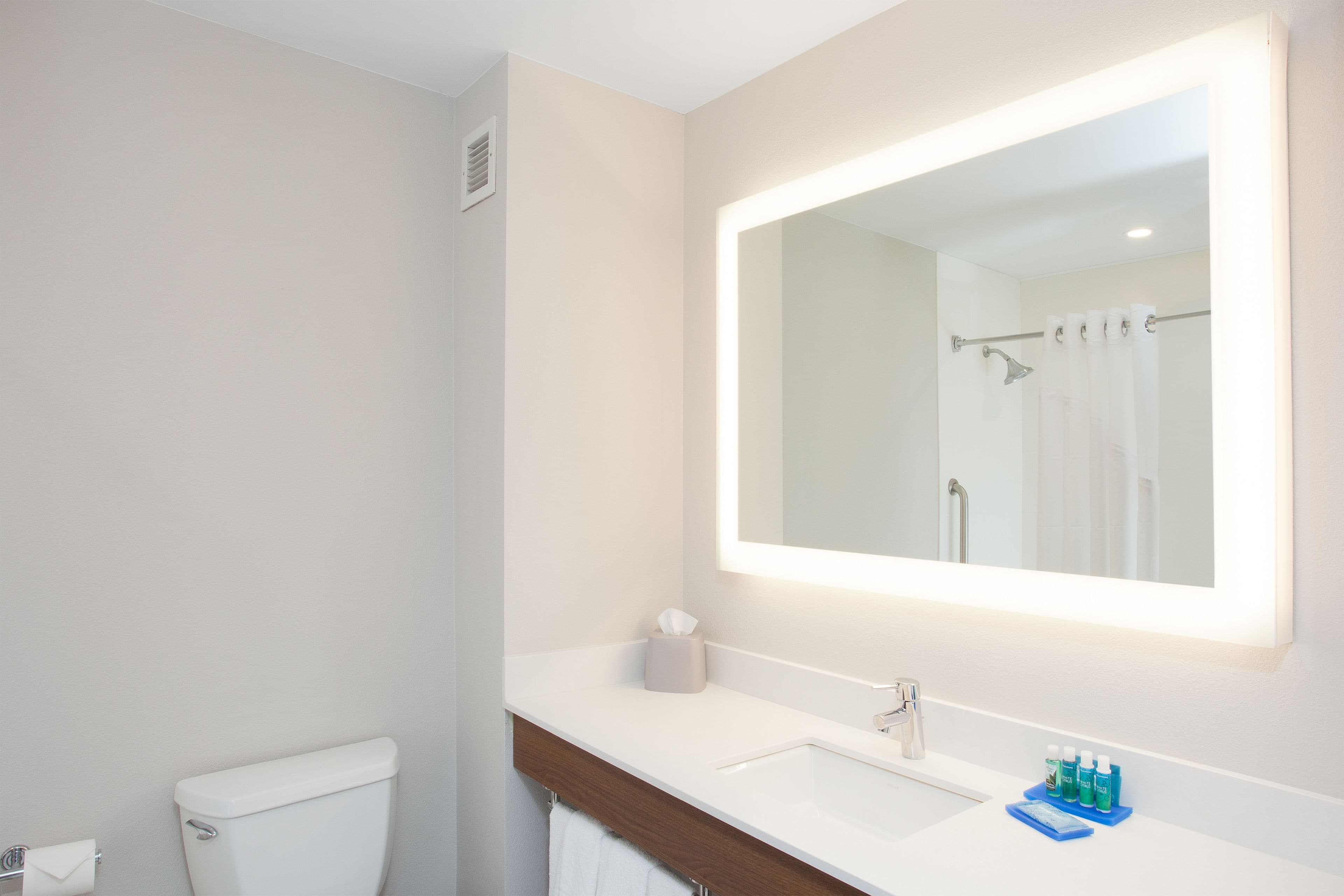 Holiday Inn Express Haskell-Wayne Area — 3