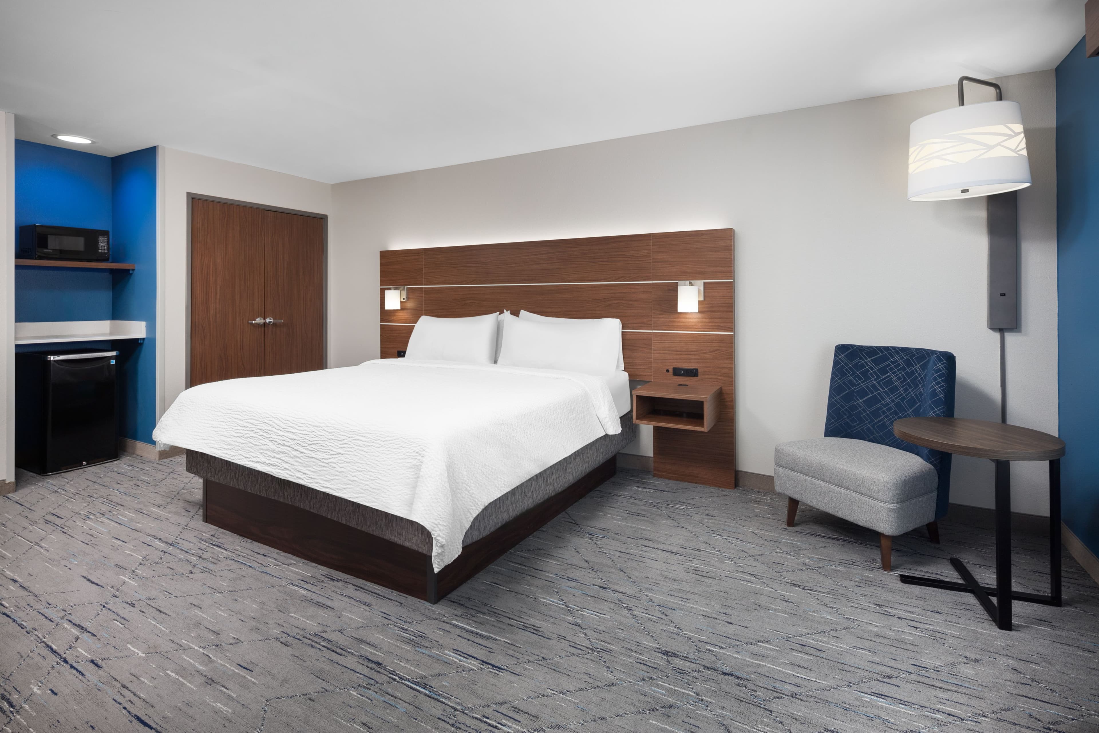 Holiday Inn Express Hastings — 2