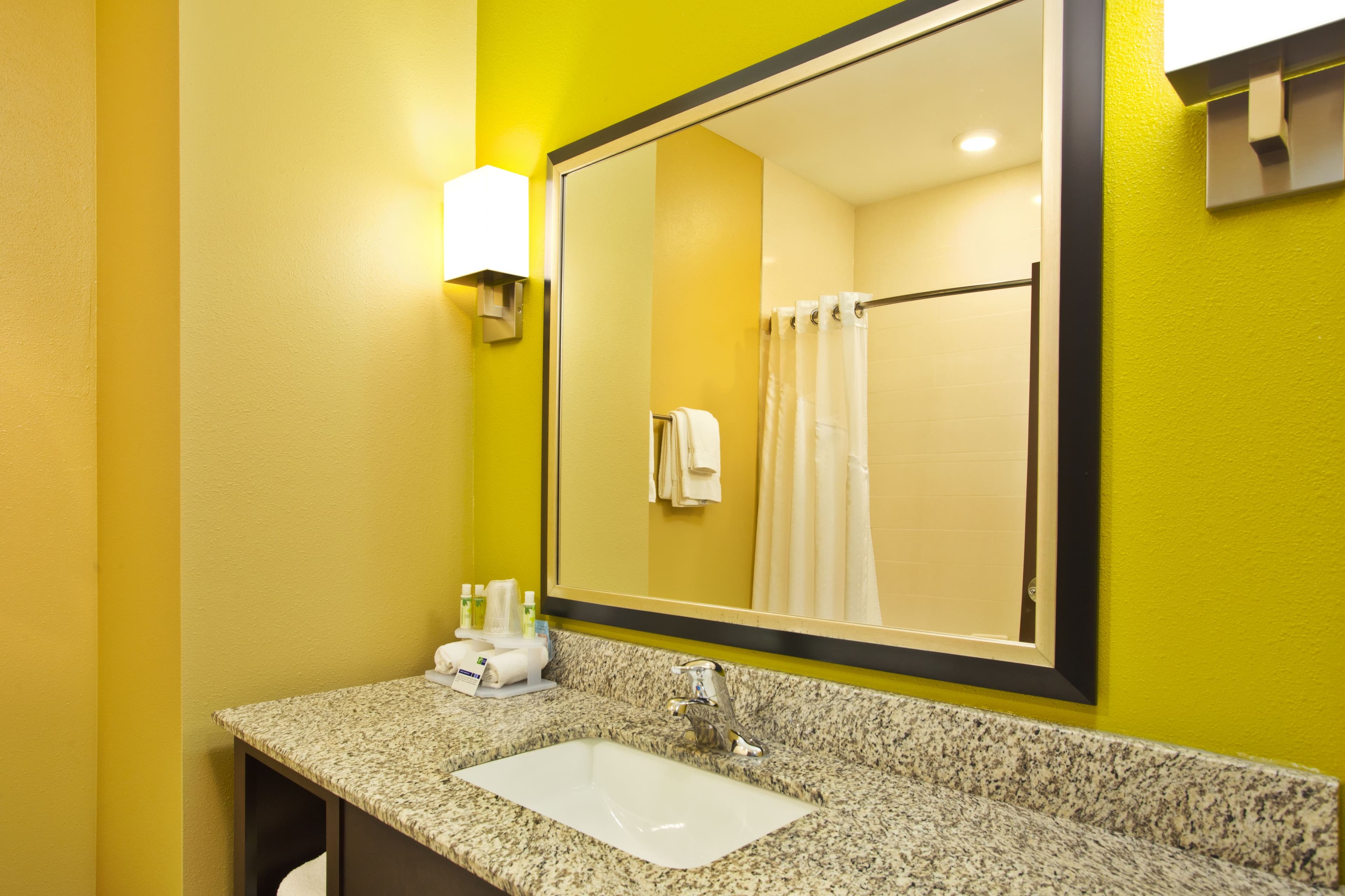 Holiday Inn Express Hastings - Image 5