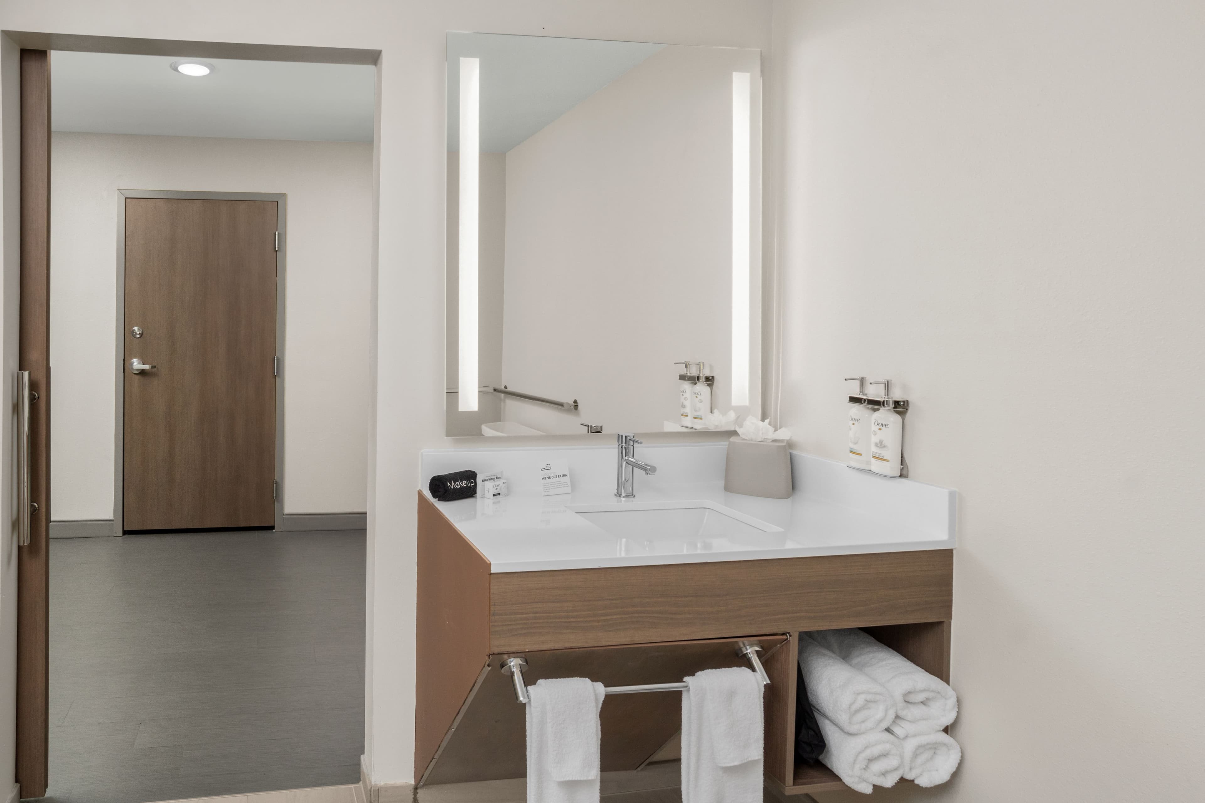 Holiday Inn Express Hattiesburg West – Univ Area — 20