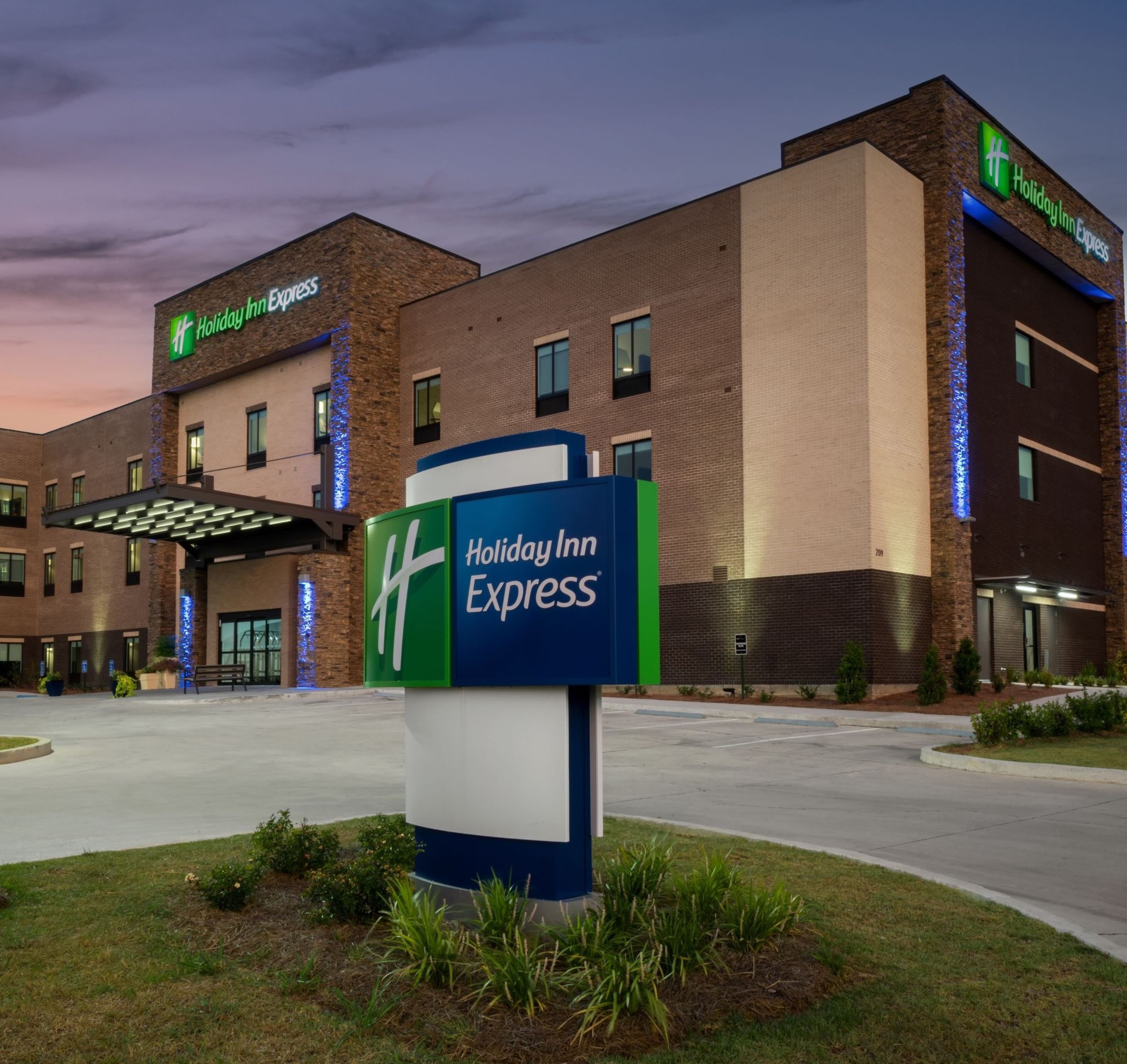 Holiday Inn Express Hattiesburg West – Univ Area - Image 1