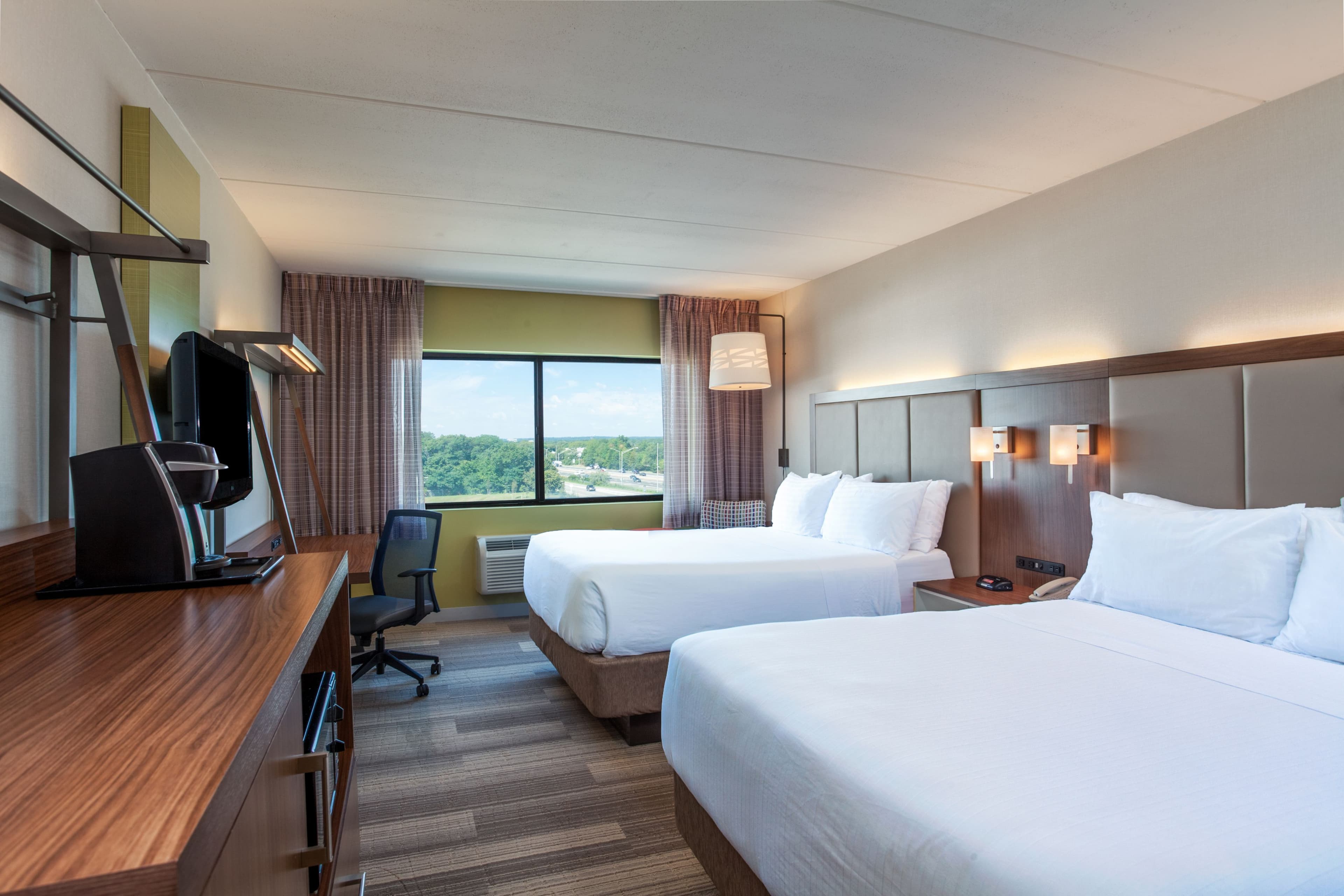 Holiday Inn Express Hauppauge-Long Island — 16